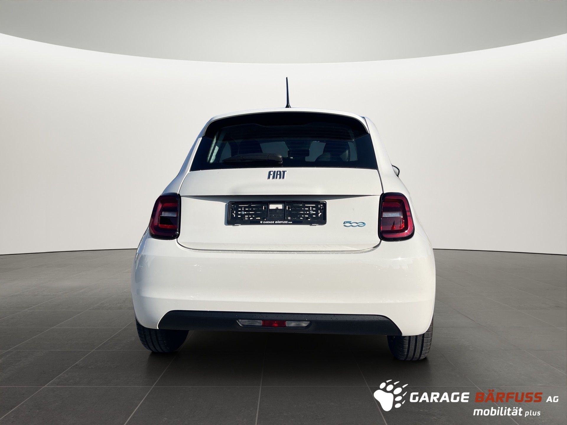 FIAT 500 Action-showroom-element-3