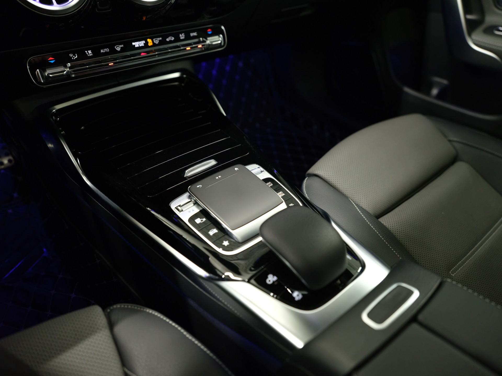 MERCEDES-BENZ CLA Shooting Brake 35 AMG 4Matic 7G-DCT *Premium Plus Paket* *Night Paket* *Fahrassistenz-Paket*-image-27