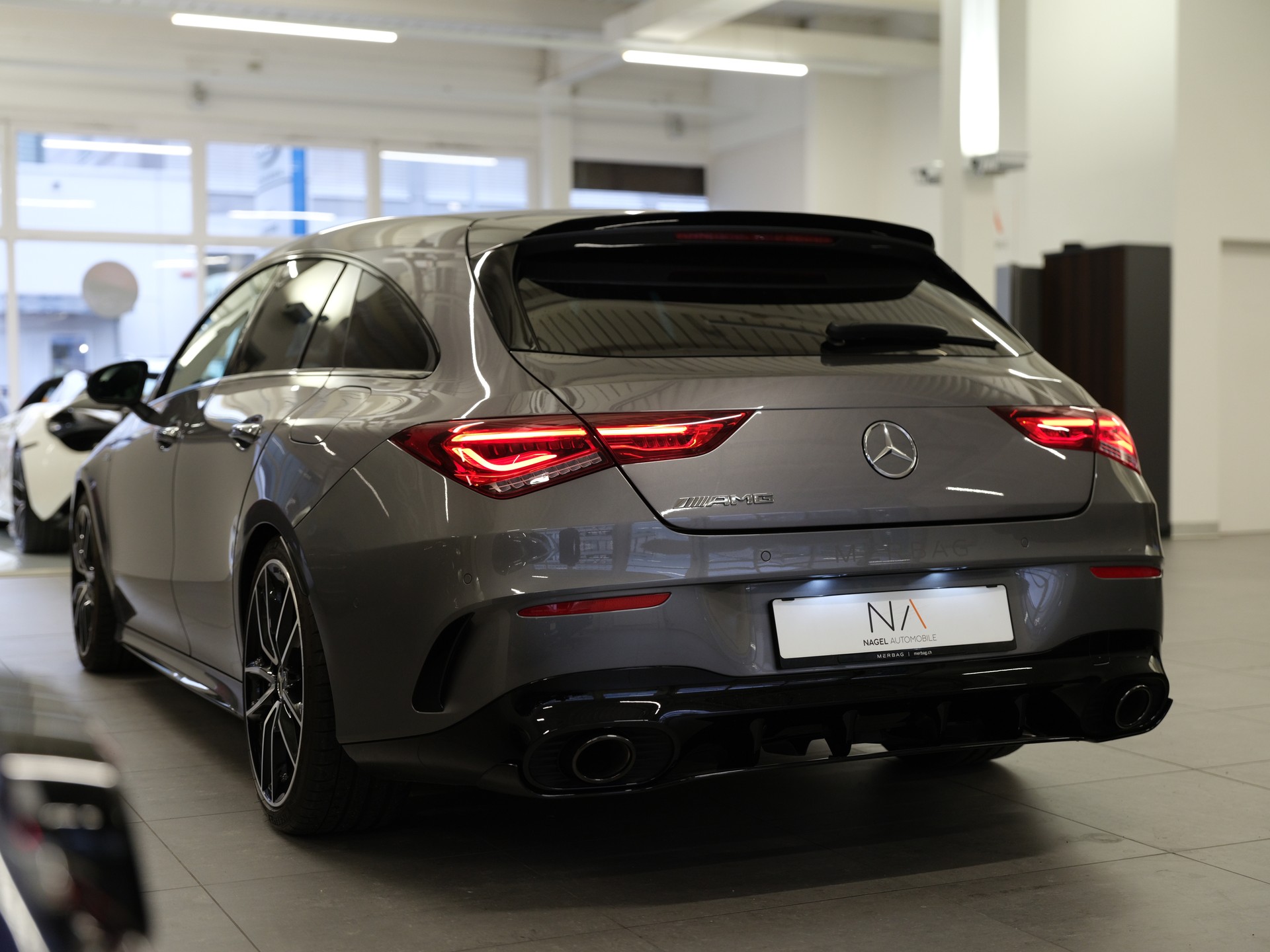 MERCEDES-BENZ CLA Shooting Brake 35 AMG 4Matic 7G-DCT *Premium Plus Paket* *Night Paket* *Fahrassistenz-Paket*-image-4