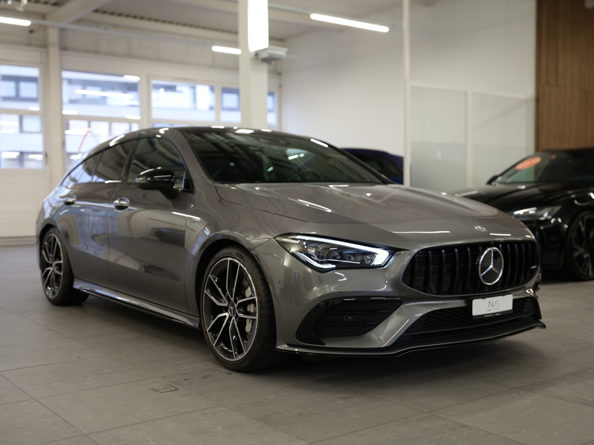 MERCEDES-BENZ CLA Shooting Brake 35 AMG 4Matic 7G-DCT *Premium Plus Paket* *Night Paket* *Fahrassistenz-Paket*-showroom-element-1