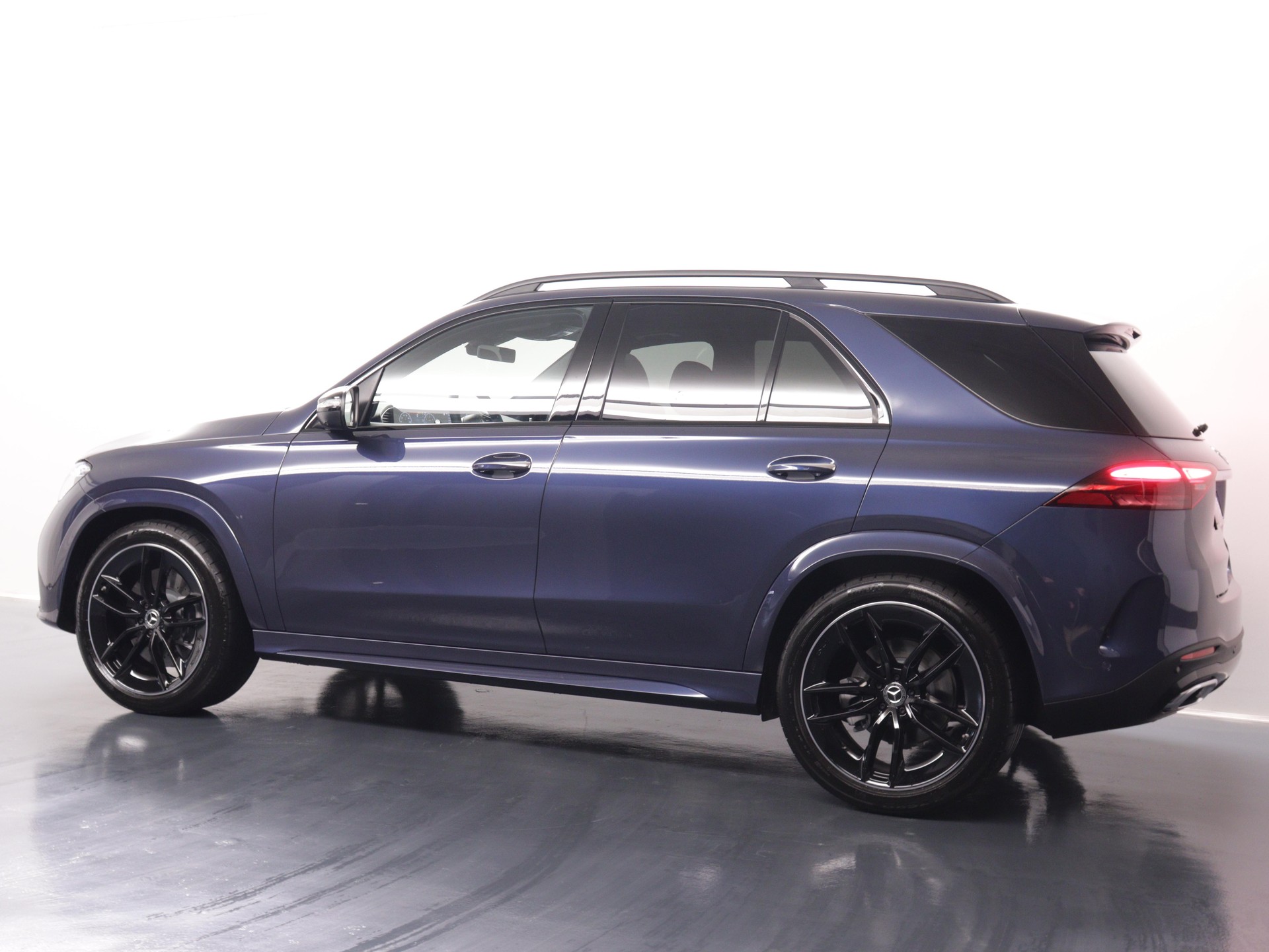 MERCEDES-BENZ GLE 450 d AMG Line 4matic-showroom-element-3