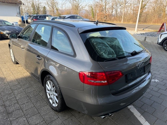 AUDI A4 Avant 2.0 TDI 150-showroom-element-3