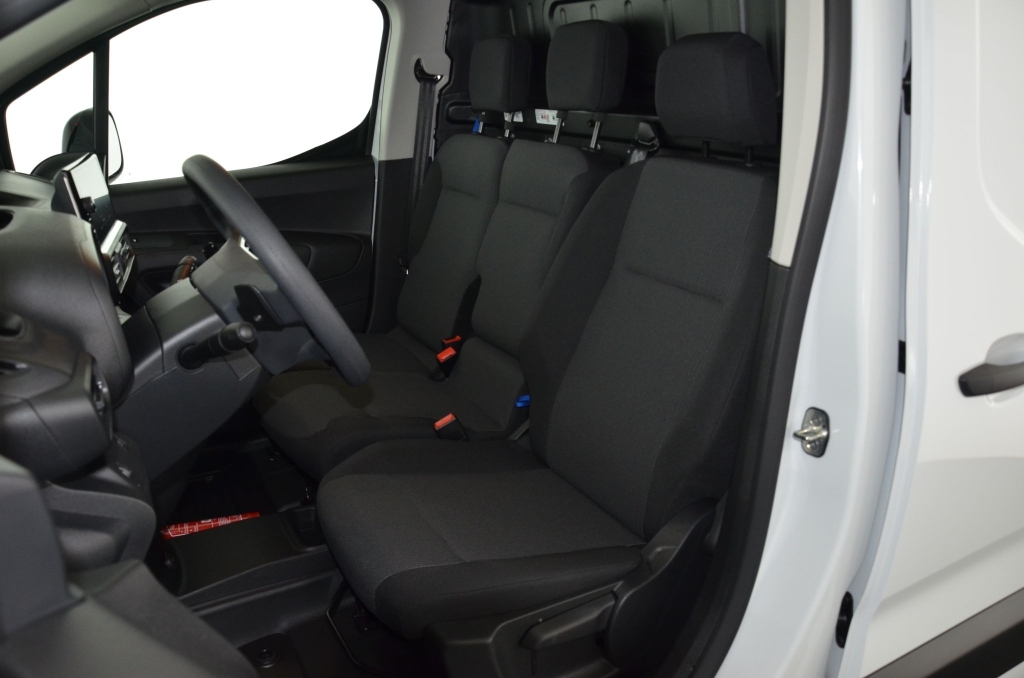 TOYOTA Proace City Van EV Advanced Long L2-image-10