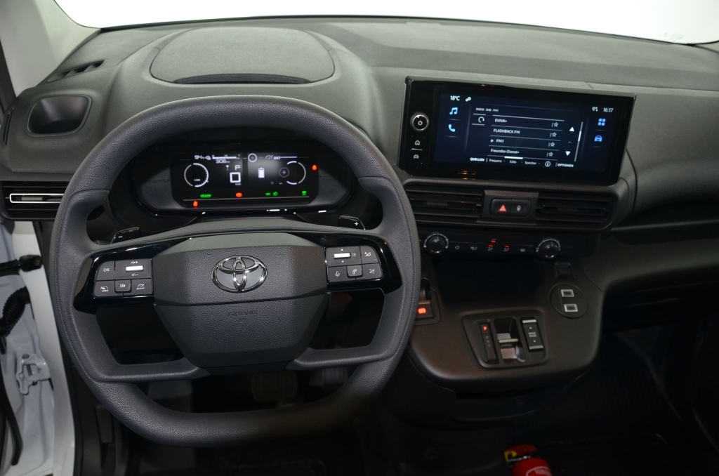 TOYOTA Proace City Van EV Advanced Long L2-image-9