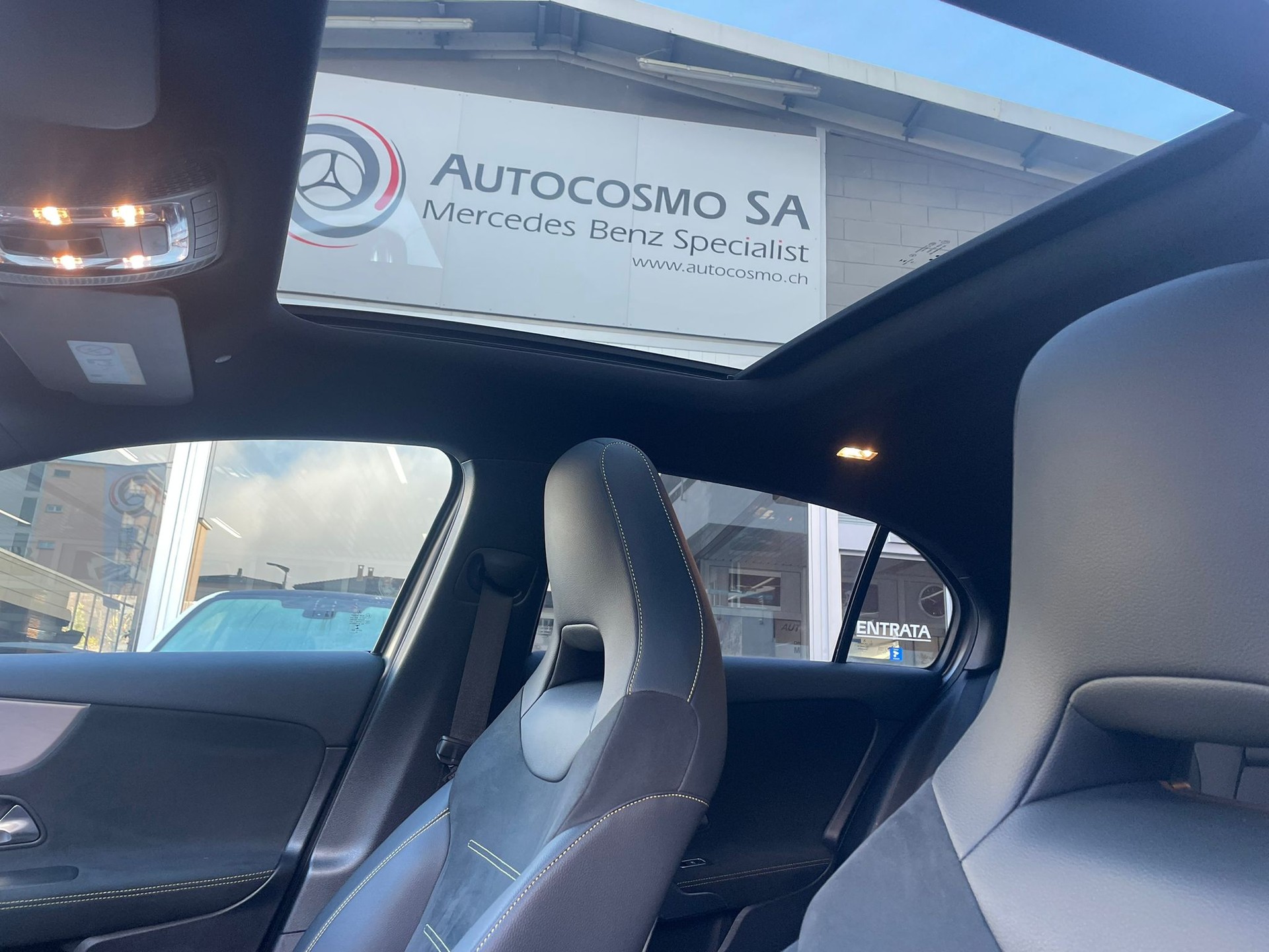 MERCEDES-BENZ A 45 S AMG 4Matic+ Speedshift-image-9