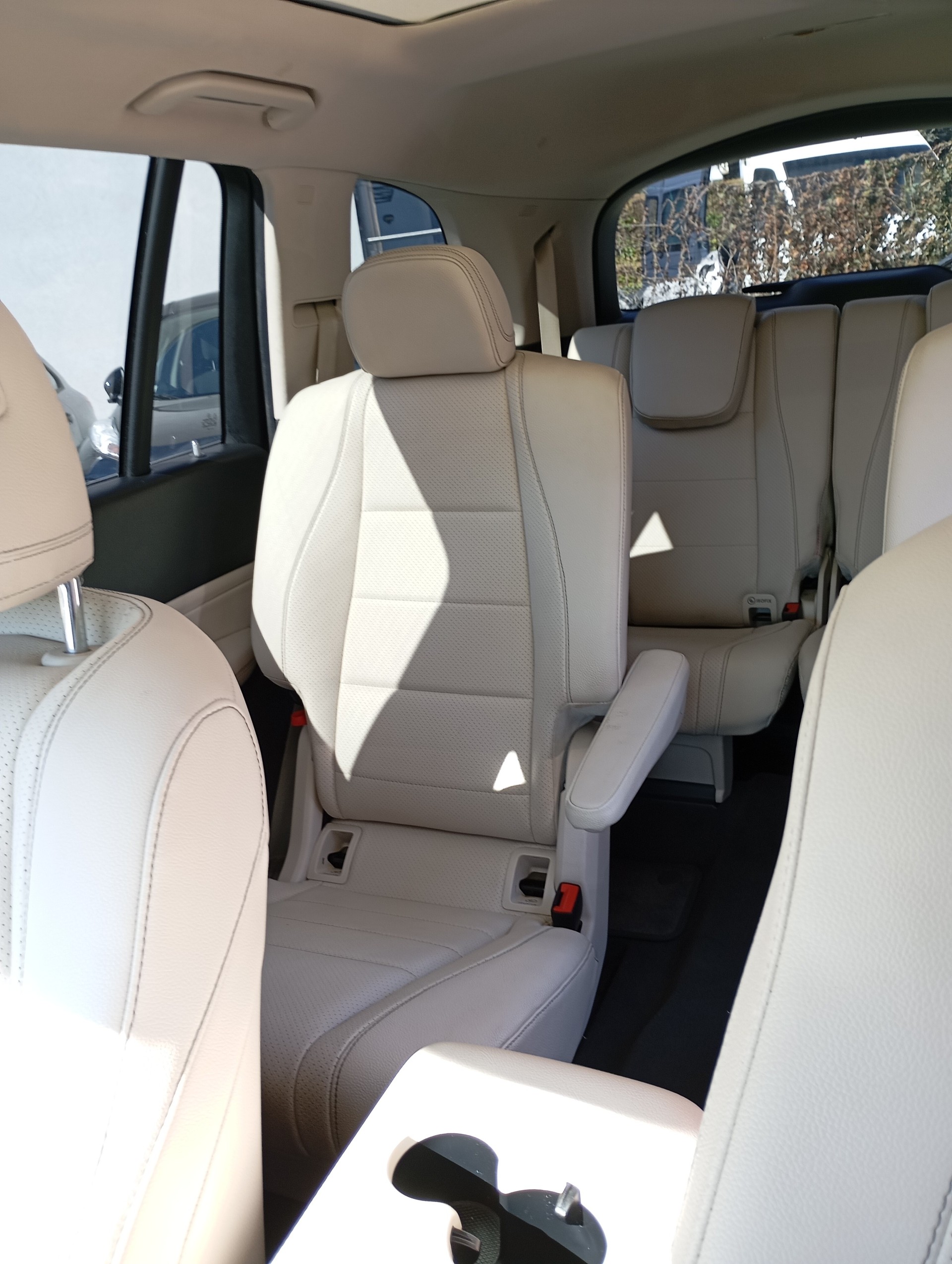 MERCEDES-BENZ GLS 450 4MATIC-image-16
