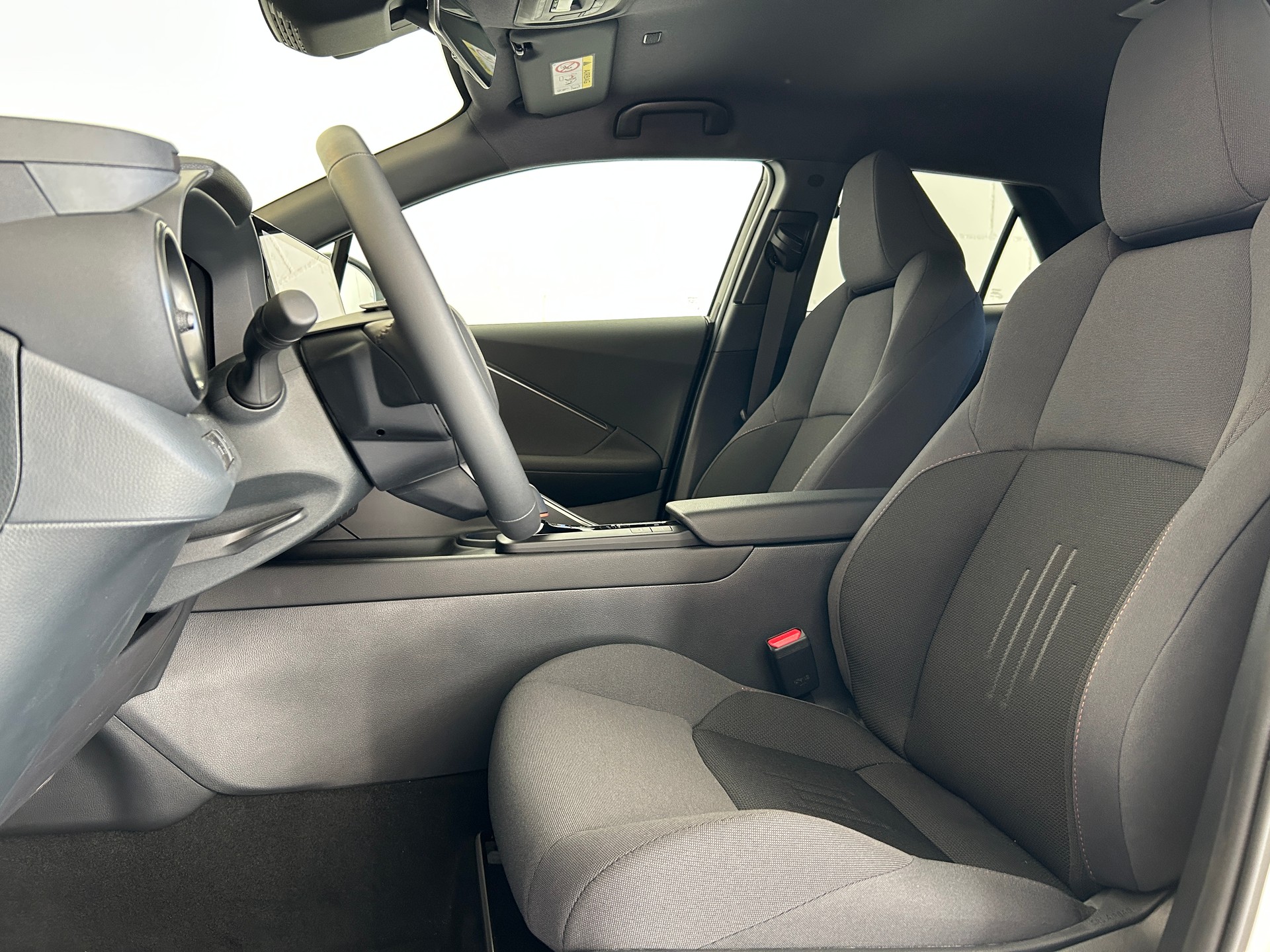 TOYOTA C-HR 2.0 PHEV CVT Trend-image-9