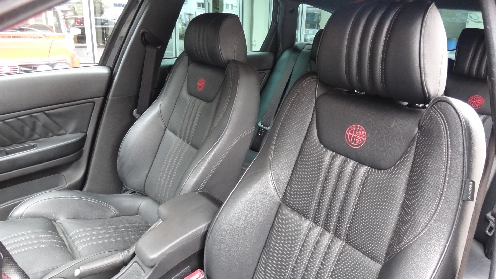 ALFA ROMEO 159 Sportwagon 2.4 JTD TI Q-Tronic-image-11