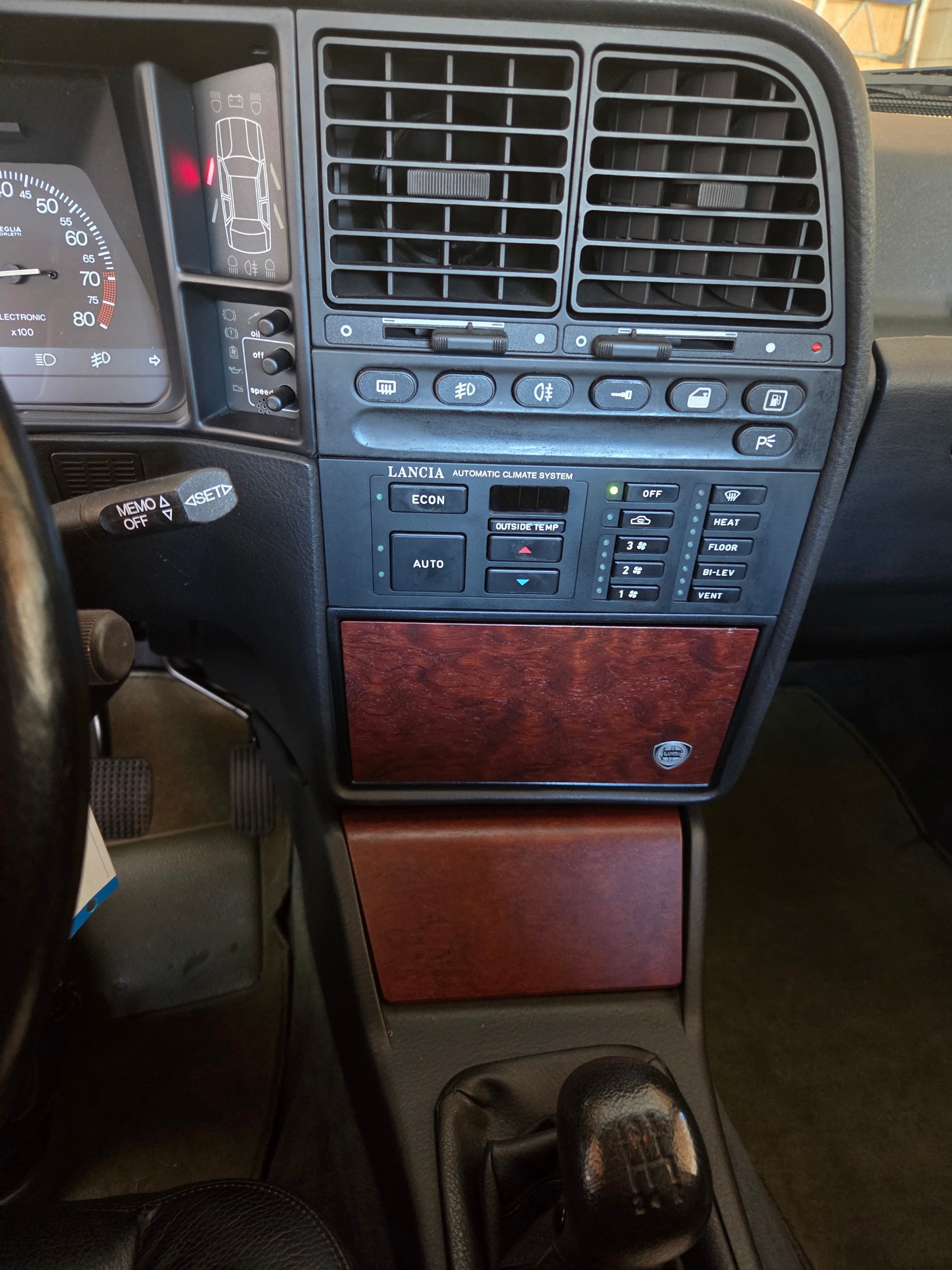 LANCIA Thema 2.0 i.e. 16V T. LS-image-6
