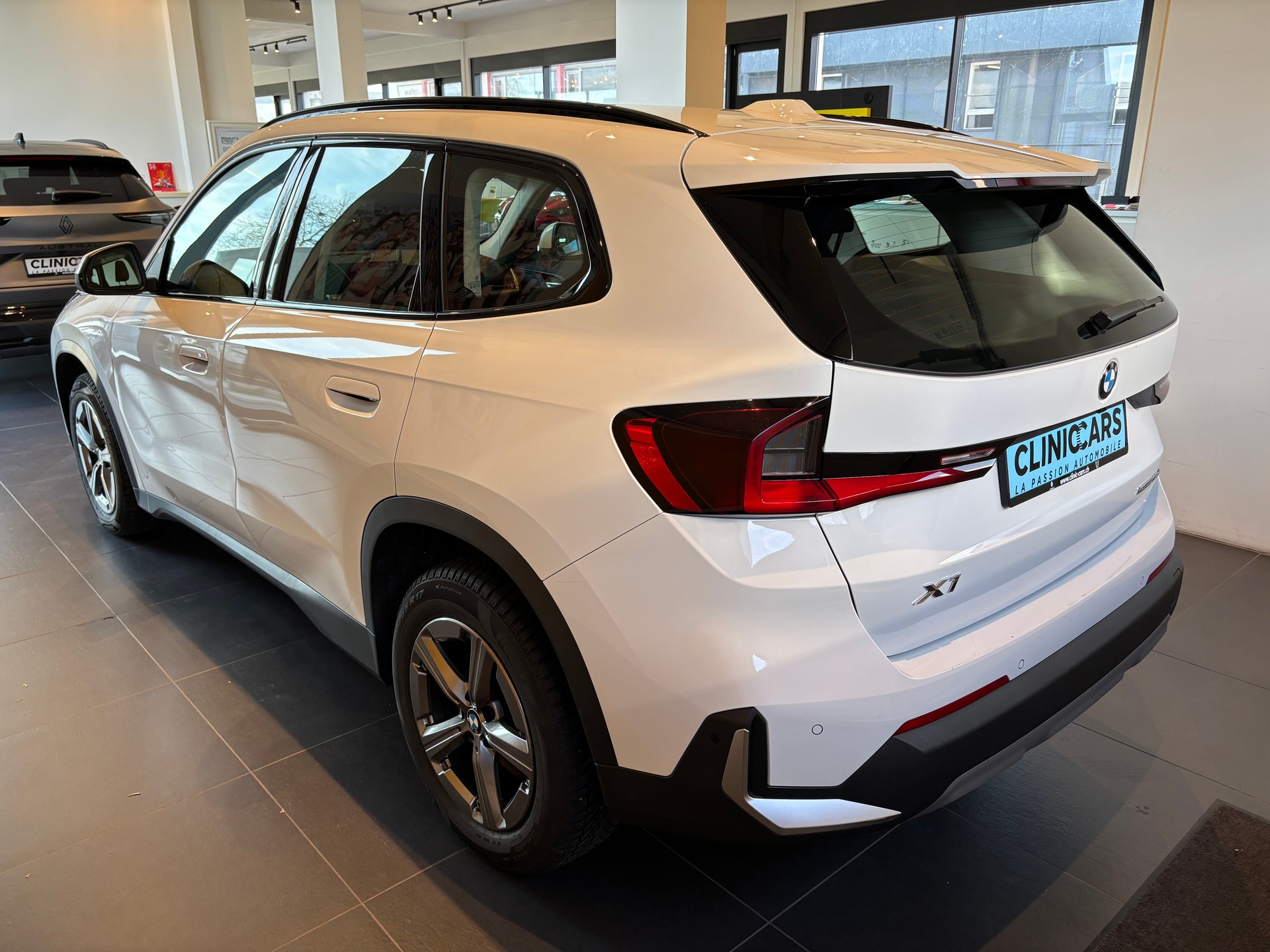 BMW X1 sDrive 18d-image-5