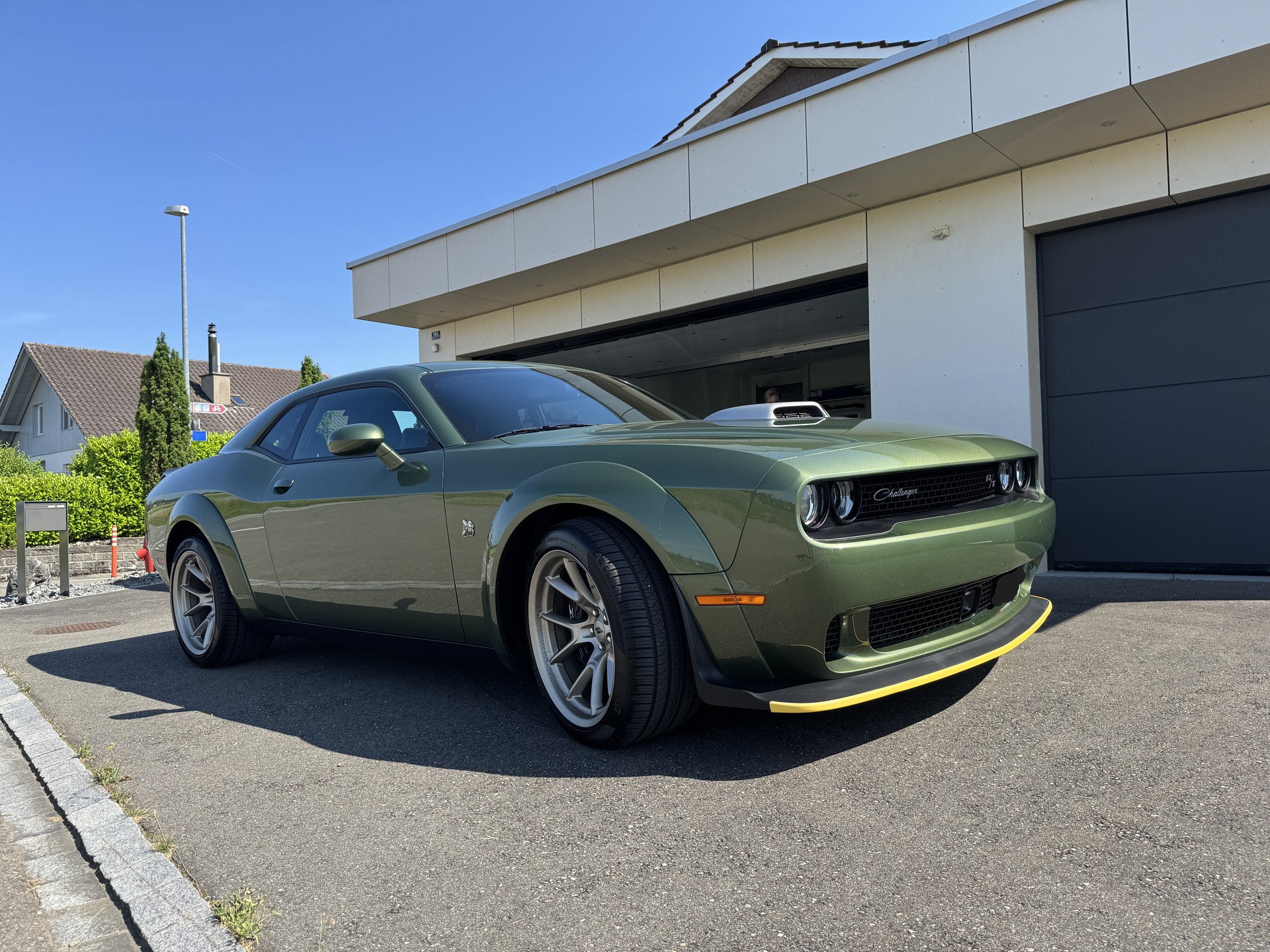 DODGE Challenger 6.4 HEMI Scat Pack Widebody – Swinger - Last Call Edition-image-2