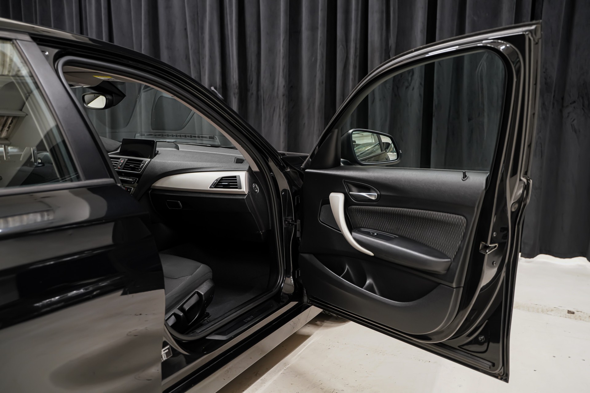 BMW 118i Urban Line-image-13