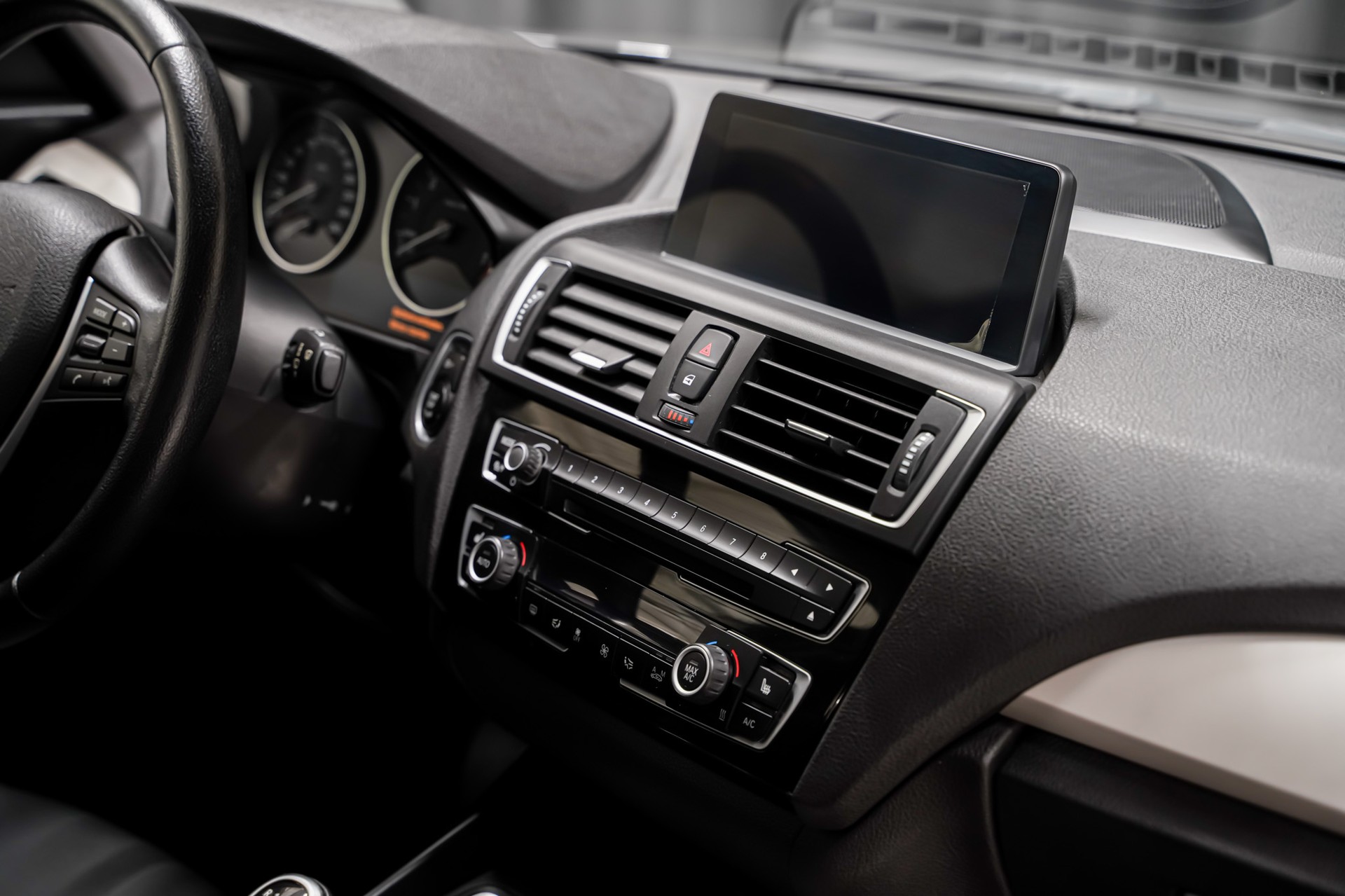 BMW 118i Urban Line-image-16