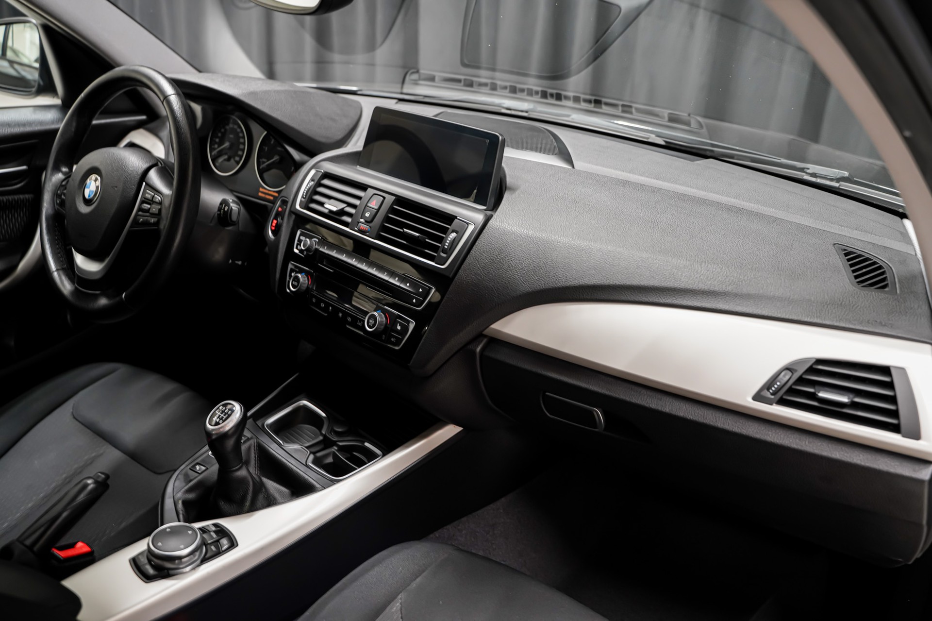 BMW 118i Urban Line-image-15