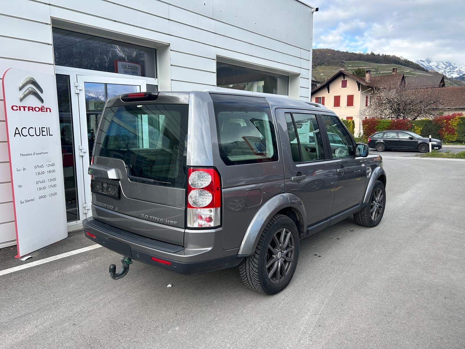 LAND ROVER Discovery 3.0 TDV6 HSE Automatic-image-1