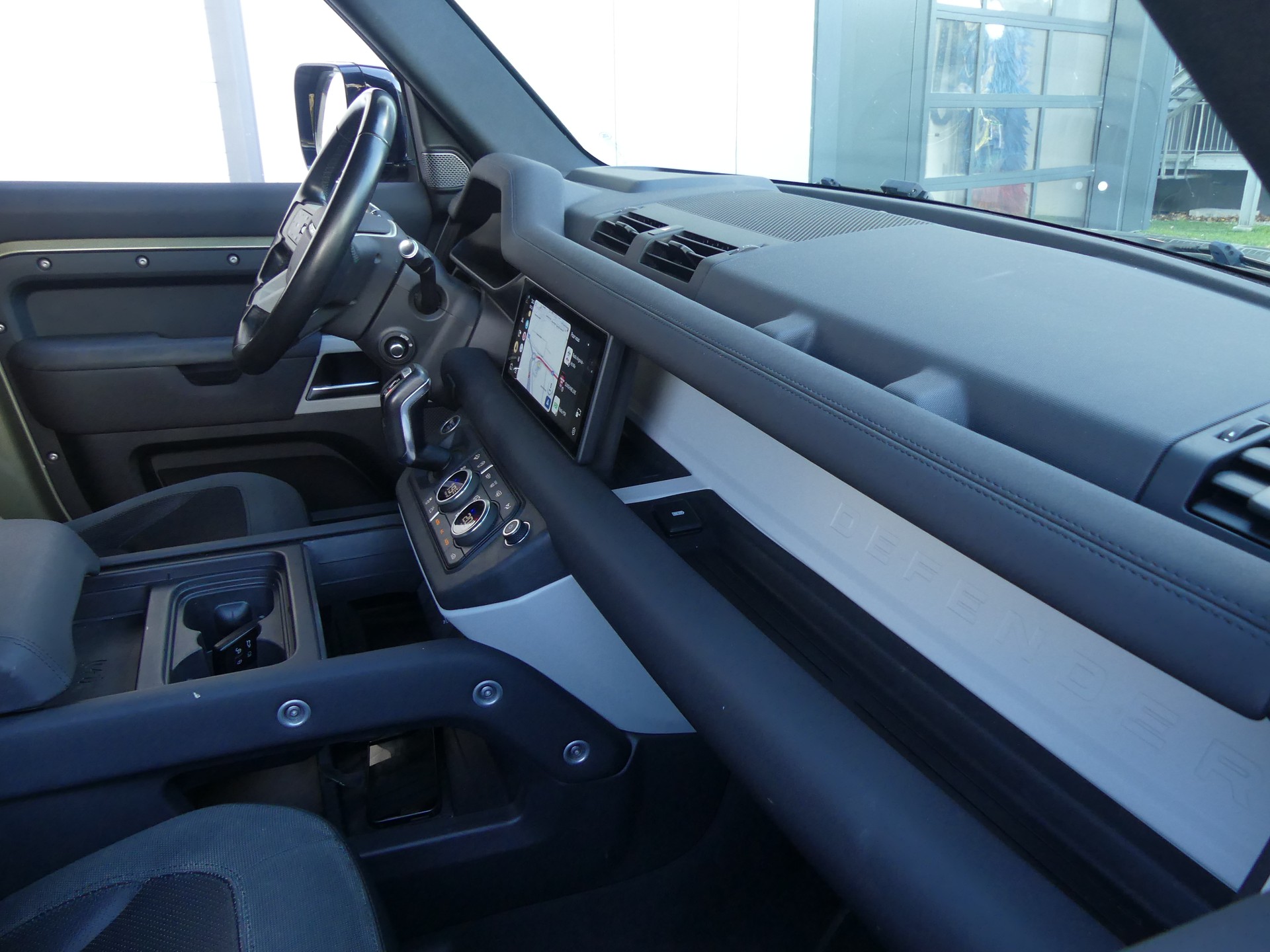 LAND ROVER Defender90 I6 250 X-D SE-image-9