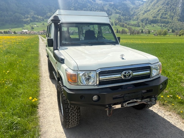 TOYOTA HZJ 78 Buschtaxi