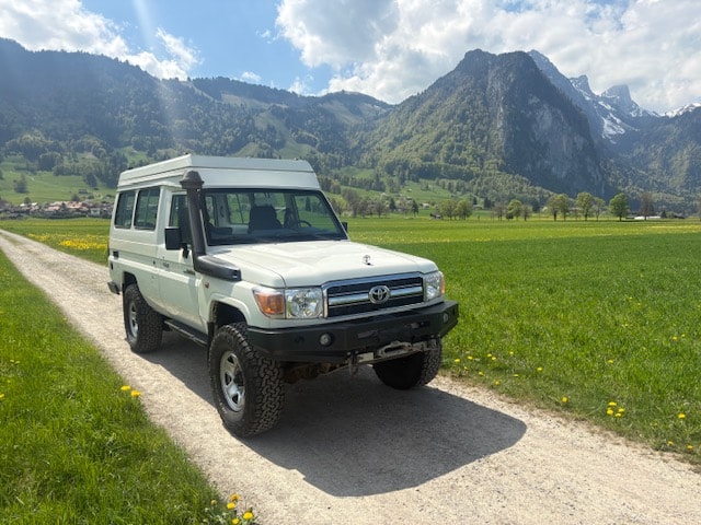 TOYOTA HZJ 78 Buschtaxi-image-1