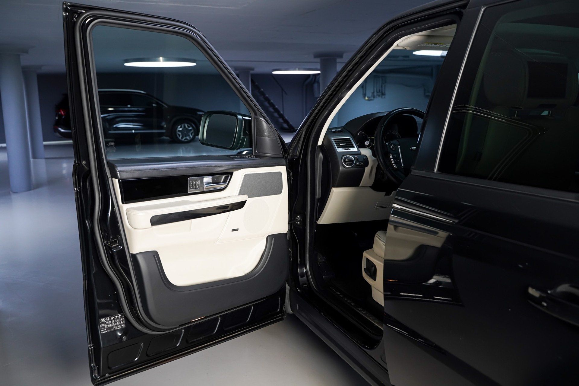 LAND ROVER Range Rover Sport 3.0 TDV6 Autobiography Automatic-image-8
