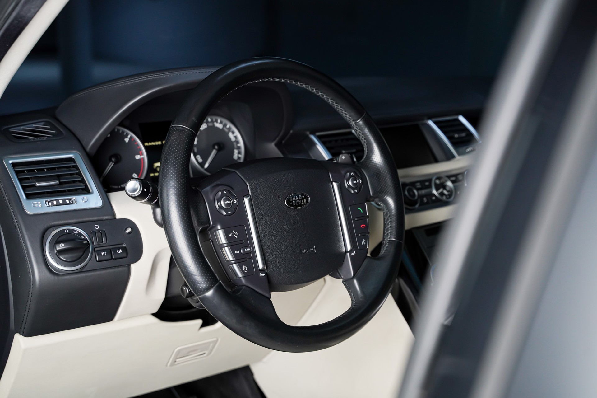 LAND ROVER Range Rover Sport 3.0 TDV6 Autobiography Automatic-image-9