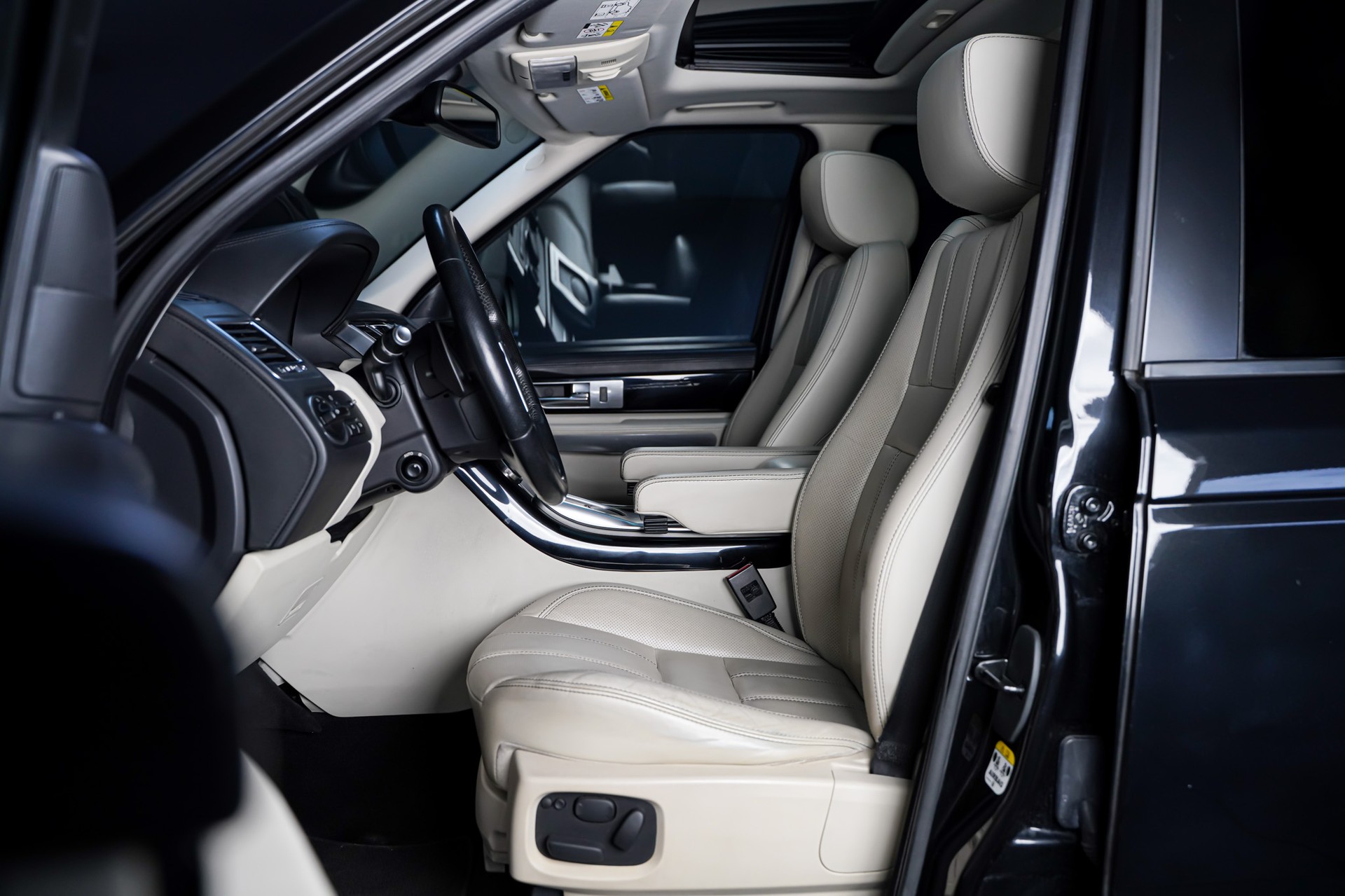 LAND ROVER Range Rover Sport 3.0 TDV6 Autobiography Automatic-image-11