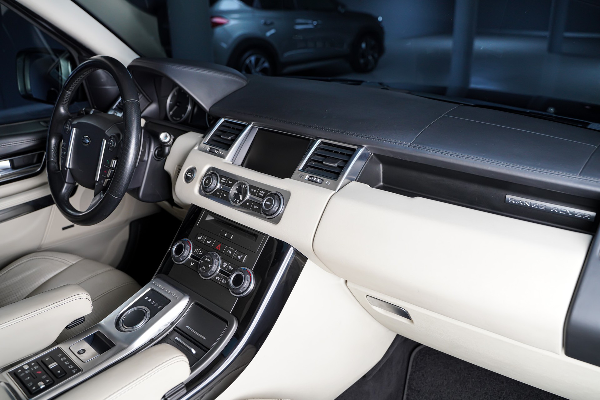 LAND ROVER Range Rover Sport 3.0 TDV6 Autobiography Automatic-image-19