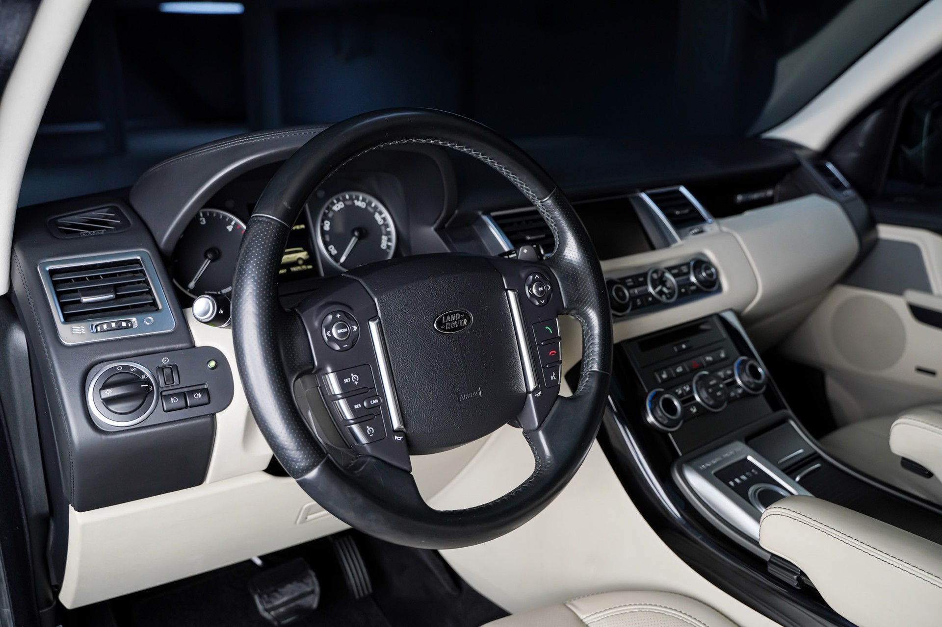 LAND ROVER Range Rover Sport 3.0 TDV6 Autobiography Automatic-image-10