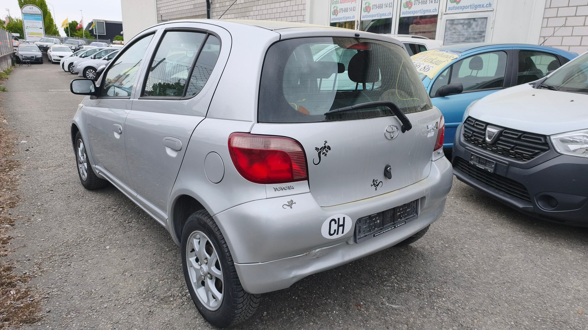 TOYOTA Yaris 1.3 Linea Sol-image-4