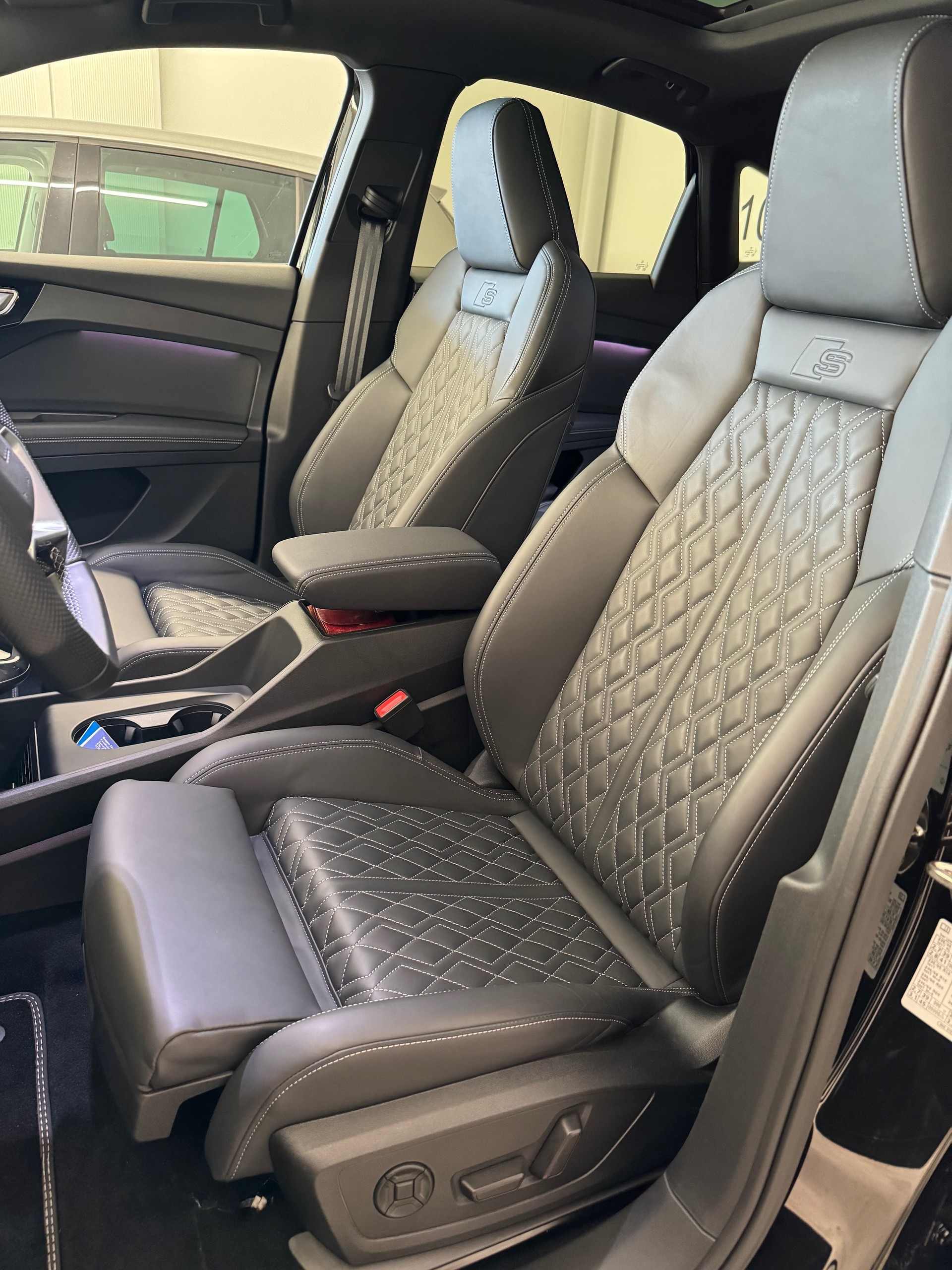 AUDI Q4 Sportback e-tron 50 quattro-image-2