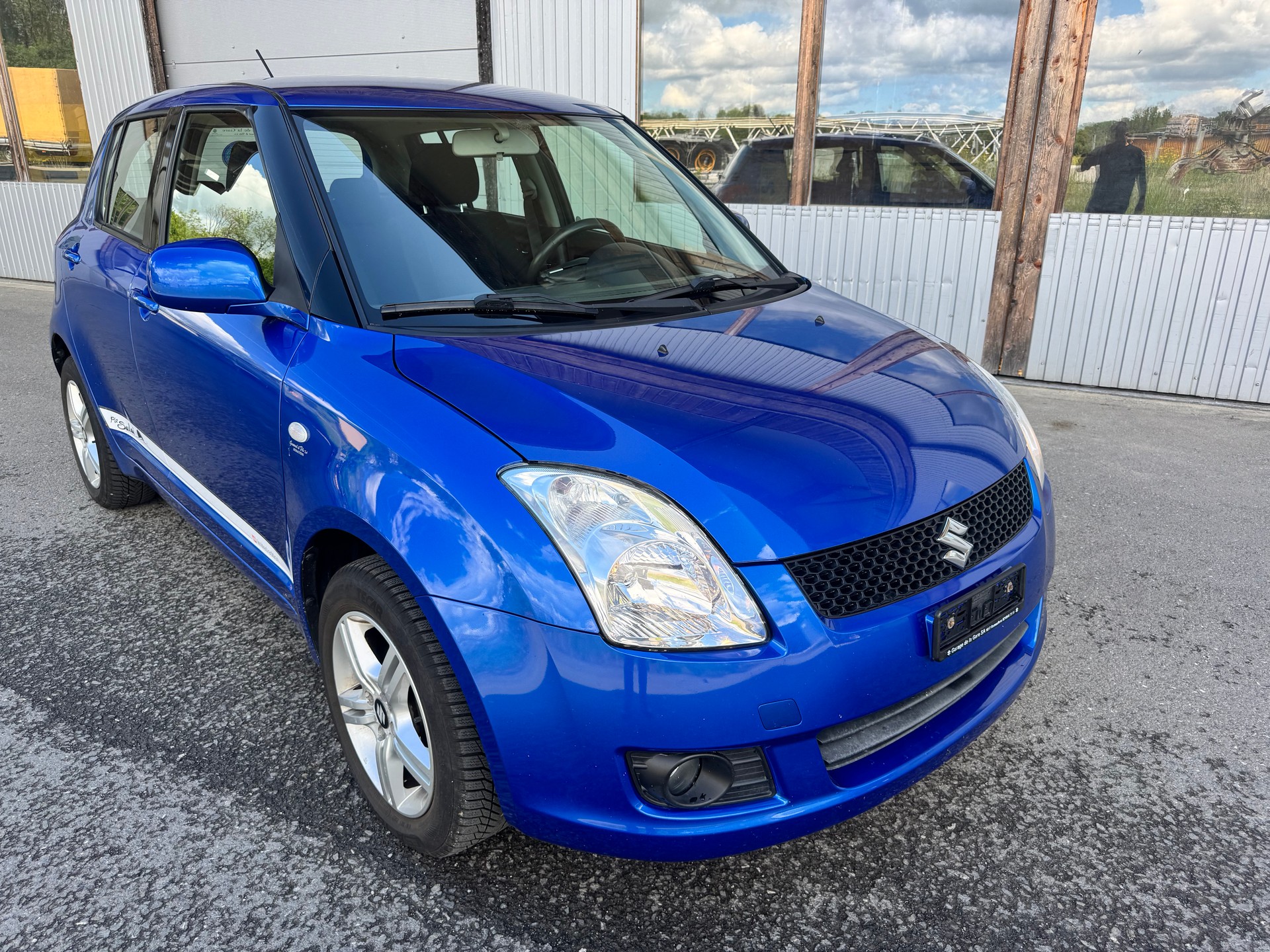 SUZUKI Swift 1.3i 16V GL Top Piz Sulai LE 4x4