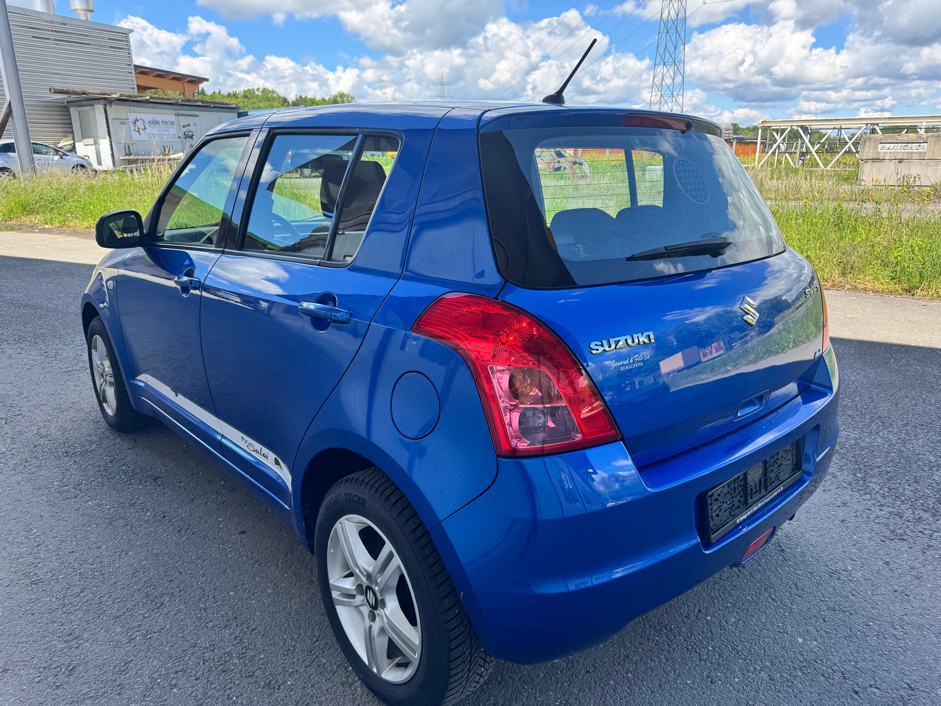 SUZUKI Swift 1.3i 16V GL Top Piz Sulai LE 4x4-image-2