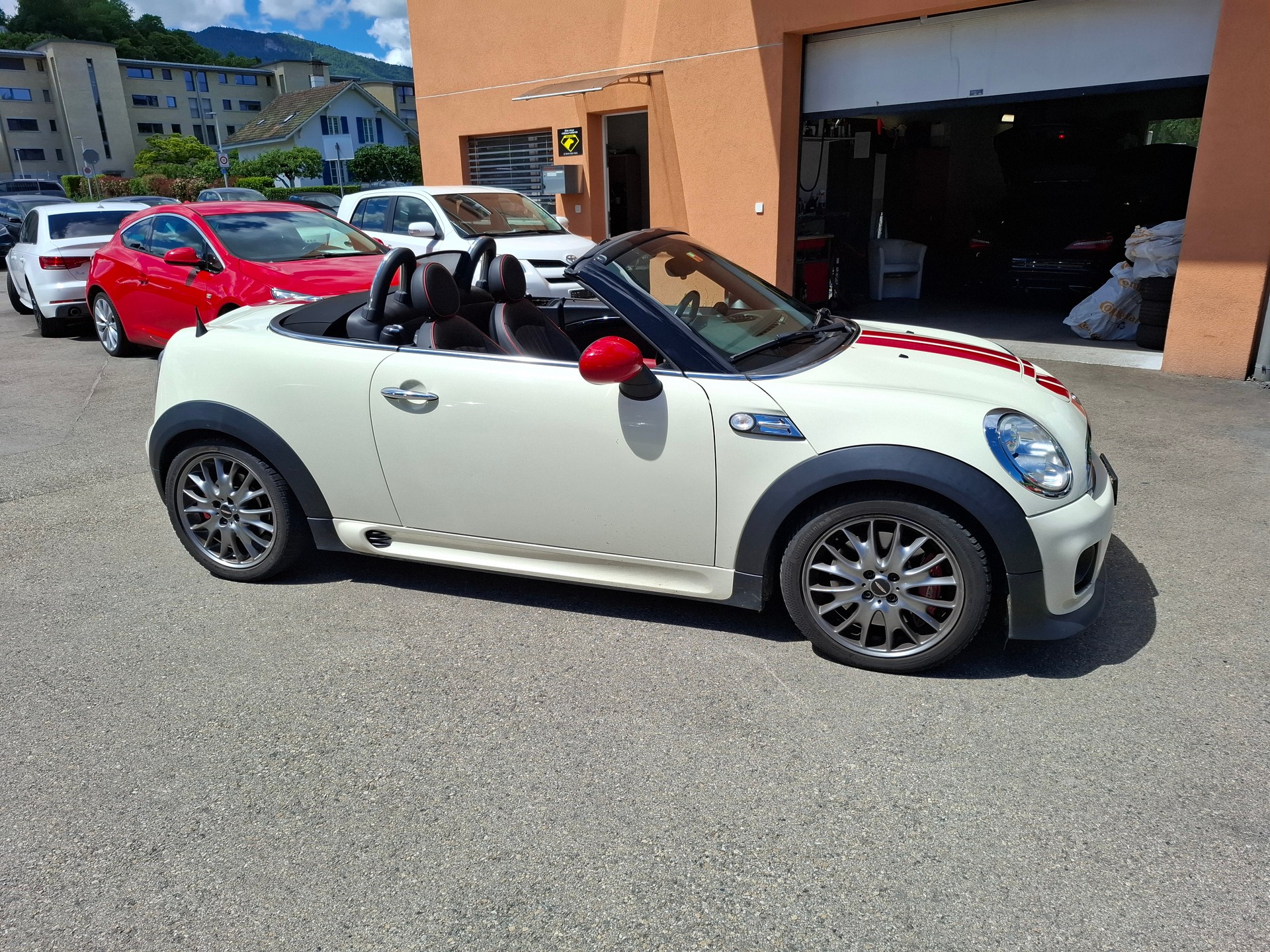 MINI Cooper John Cooper Works Roadster-image-5