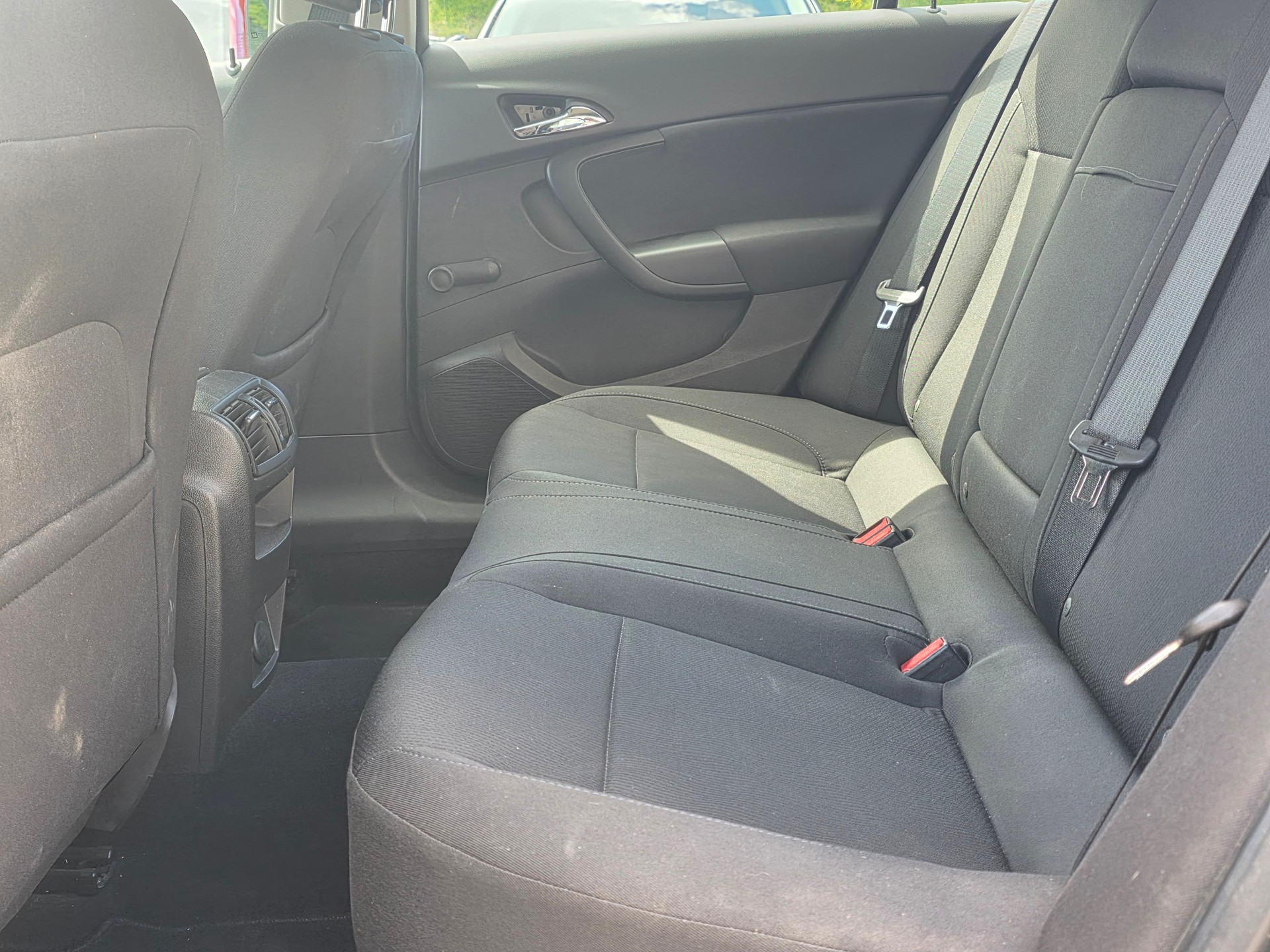 OPEL Insignia 1.8-image-10