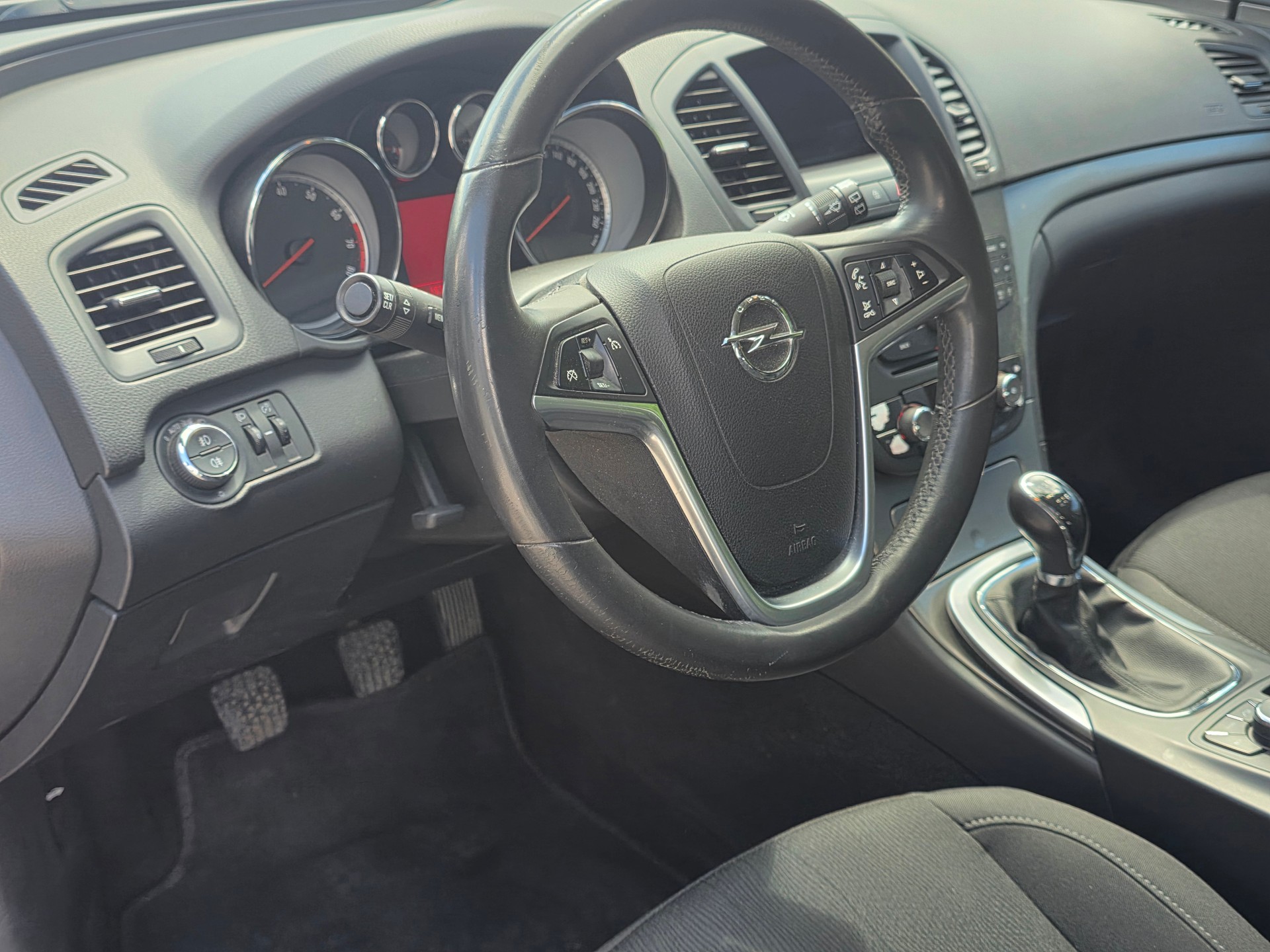 OPEL Insignia 1.8-image-9