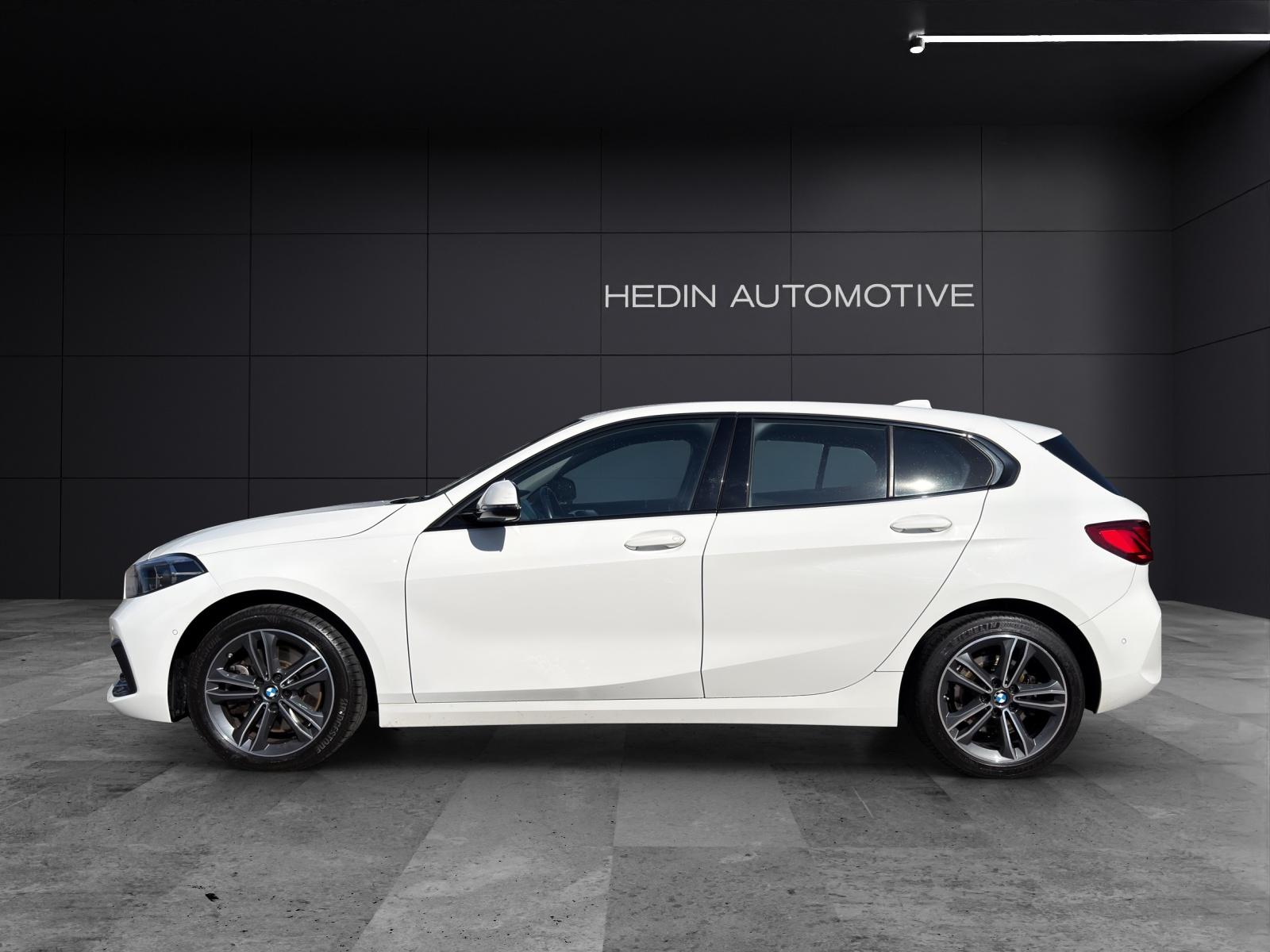 BMW 120d xDrive-showroom-element-1