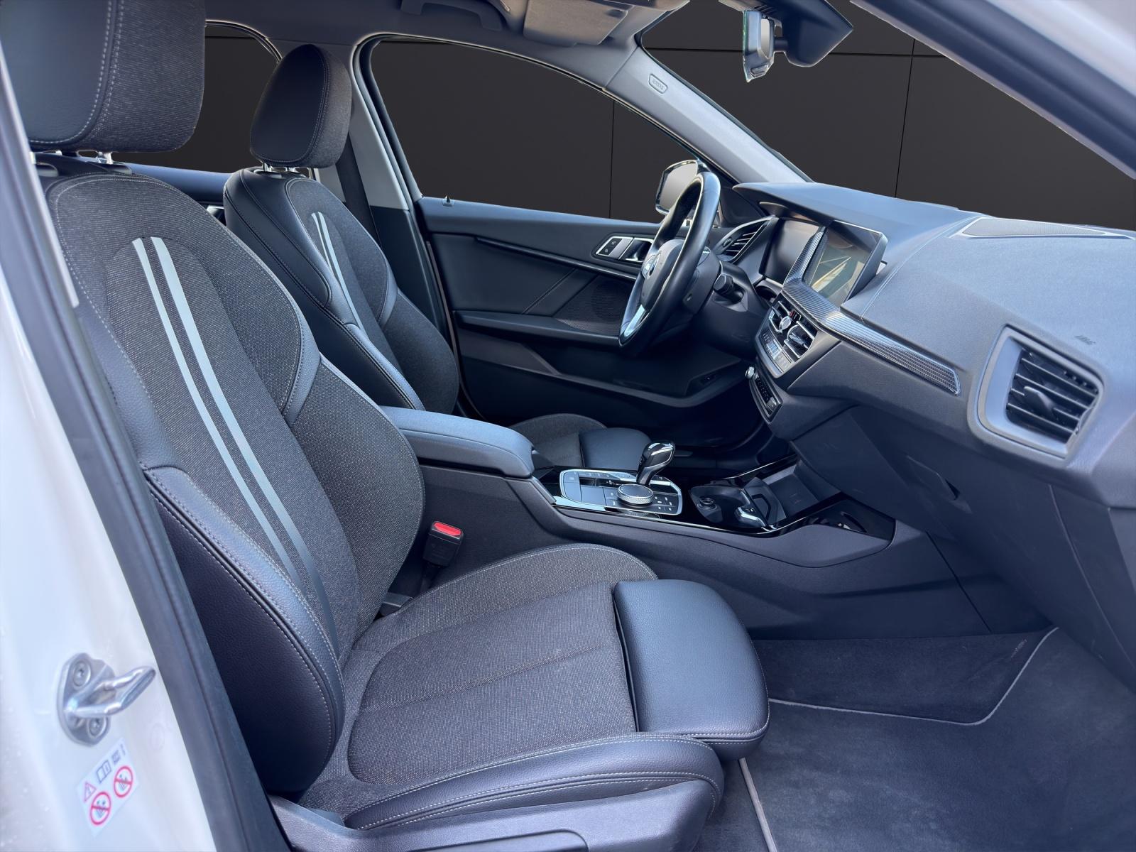 BMW 120d xDrive-image-19