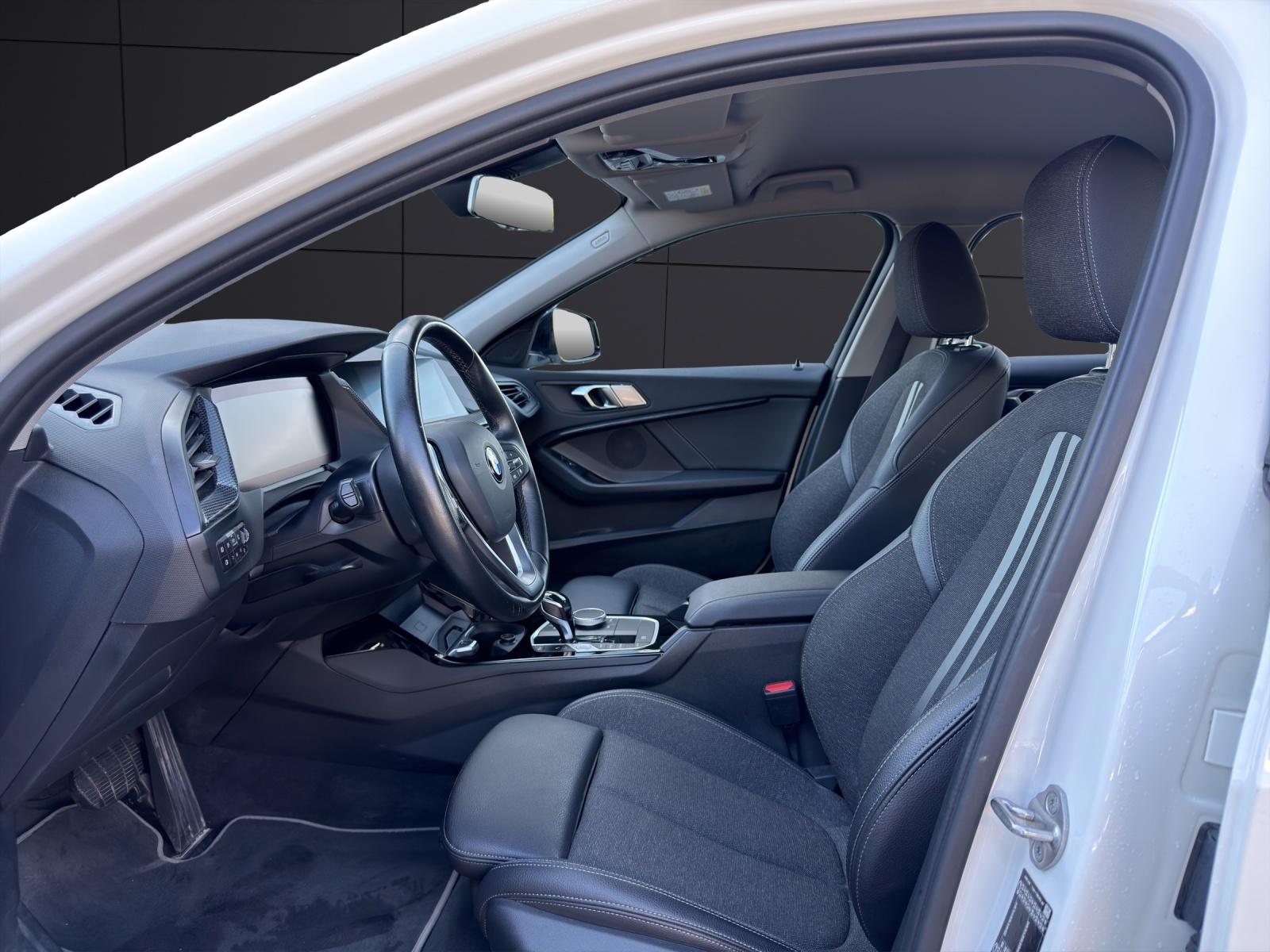 BMW 120d xDrive-image-9