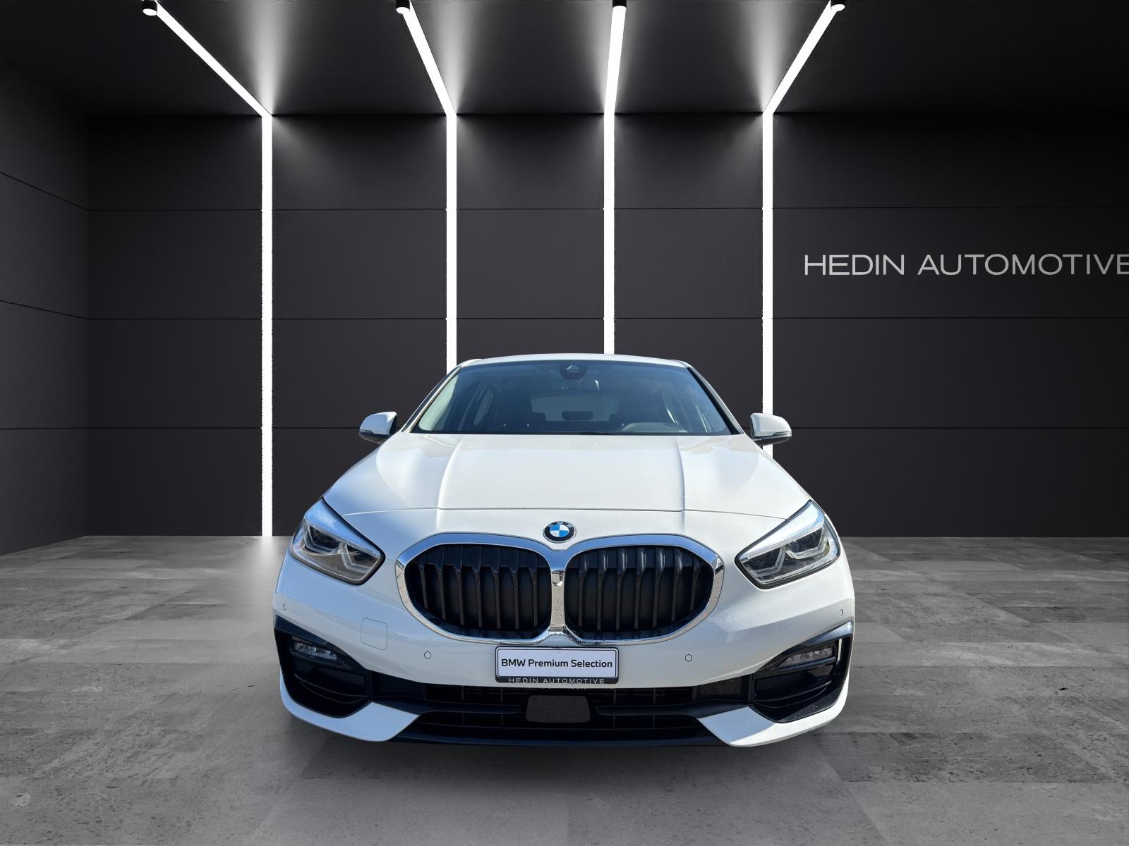 BMW 120d xDrive-showroom-element-2