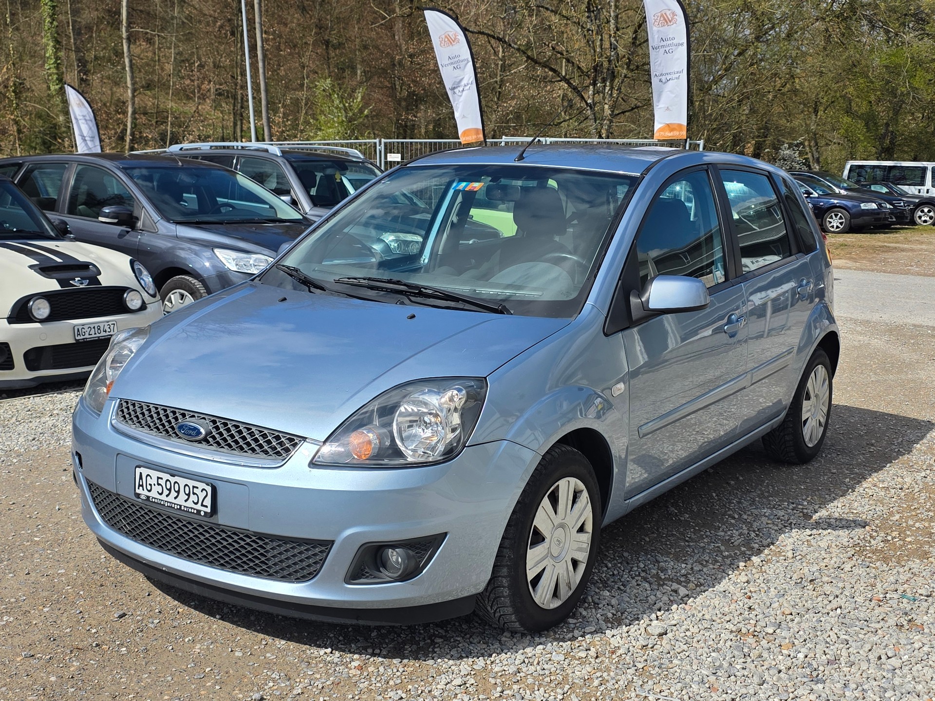 FORD Fiesta 1.4 16V Trend-image-0