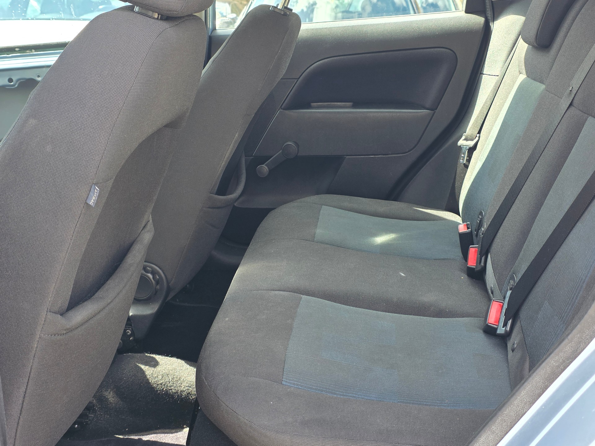 FORD Fiesta 1.4 16V Trend-image-9