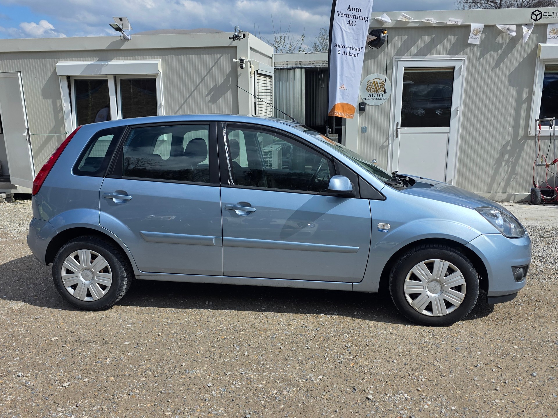 FORD Fiesta 1.4 16V Trend-image-5