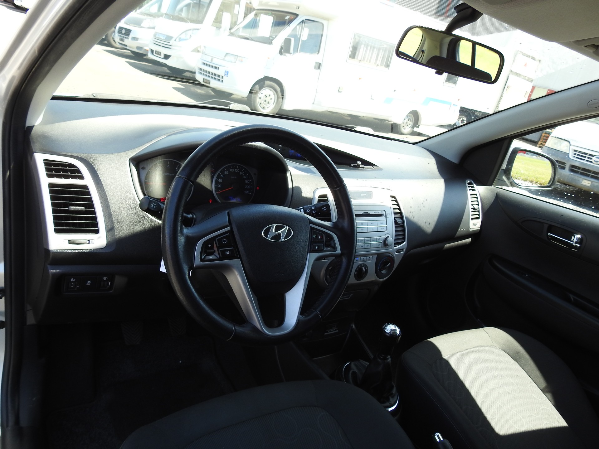 HYUNDAI i20 1.2 Comfort-image-10