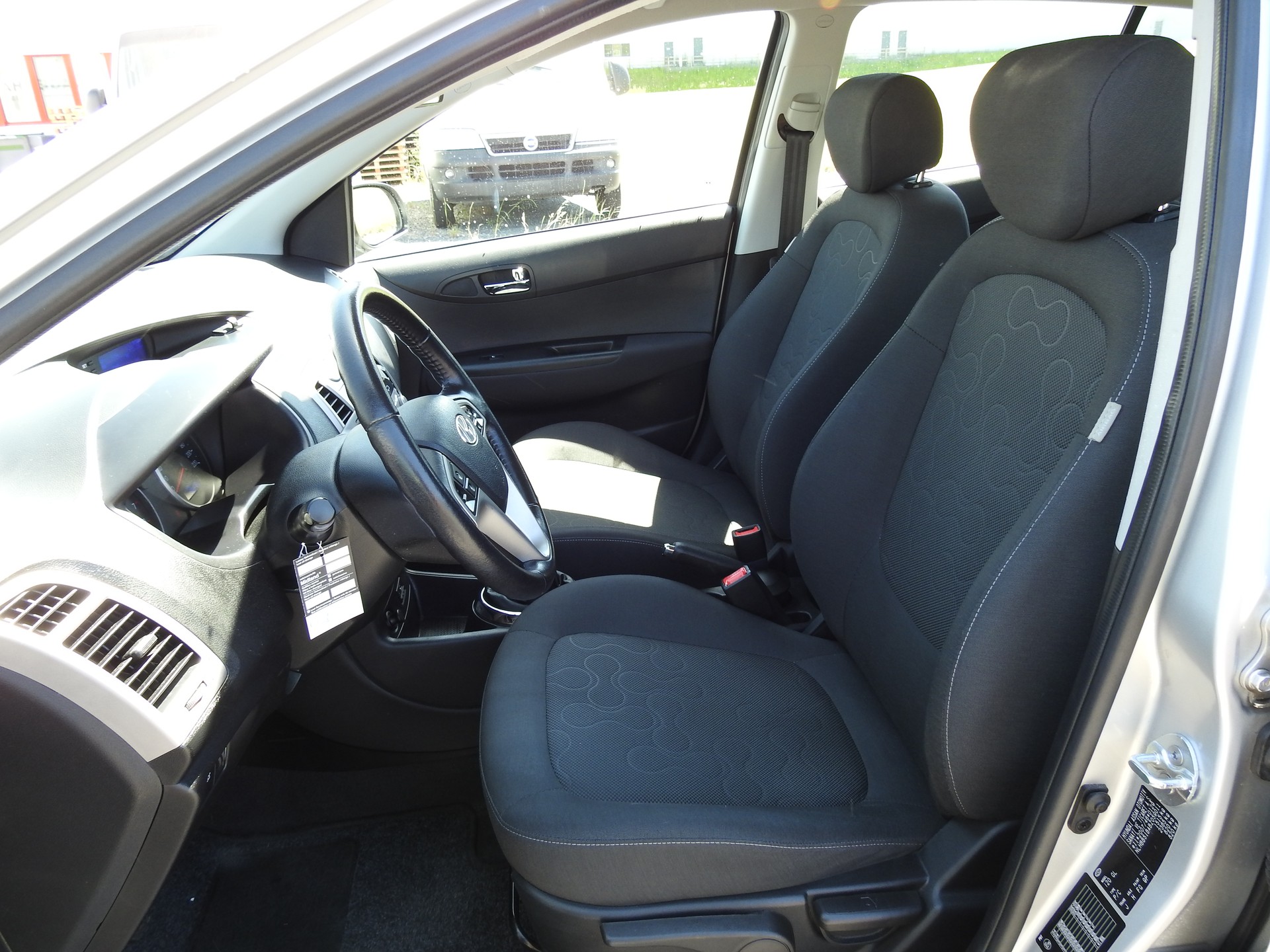 HYUNDAI i20 1.2 Comfort-image-12