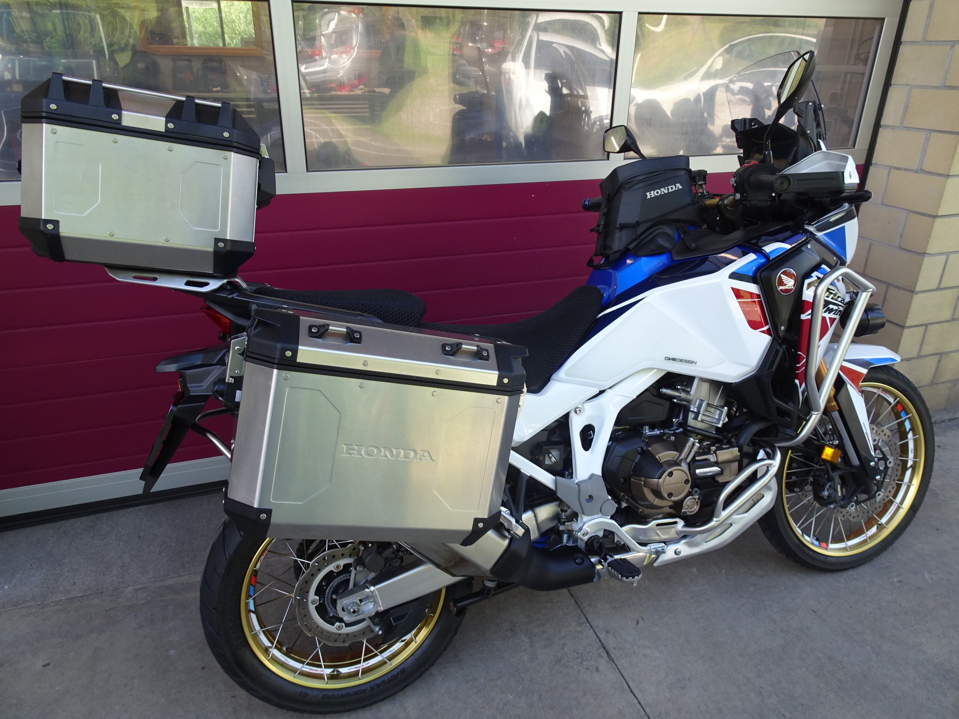 HONDA CRF 1100 DCT Africa Twin Adventure-image-3