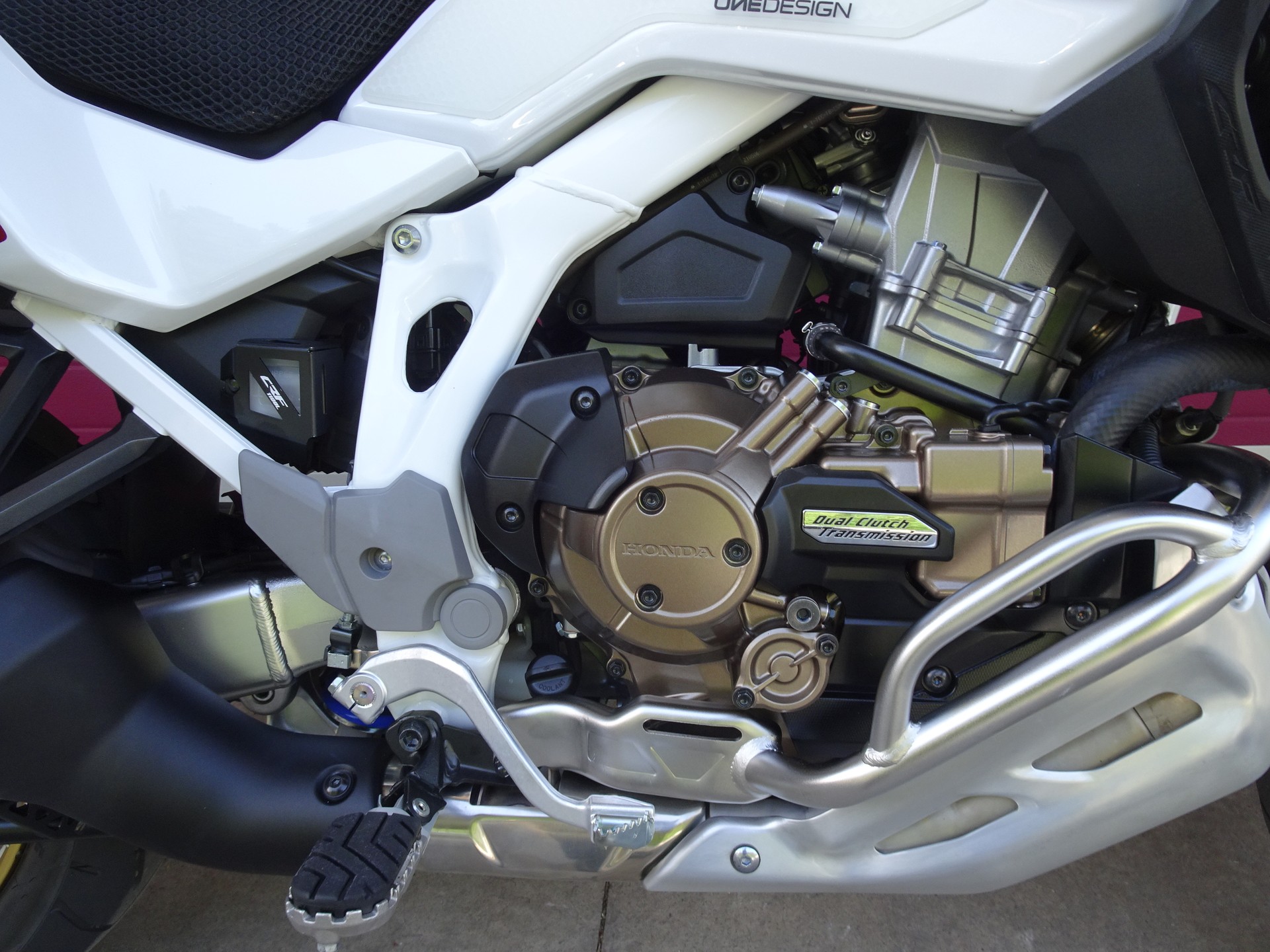 HONDA CRF 1100 DCT Africa Twin Adventure-image-9