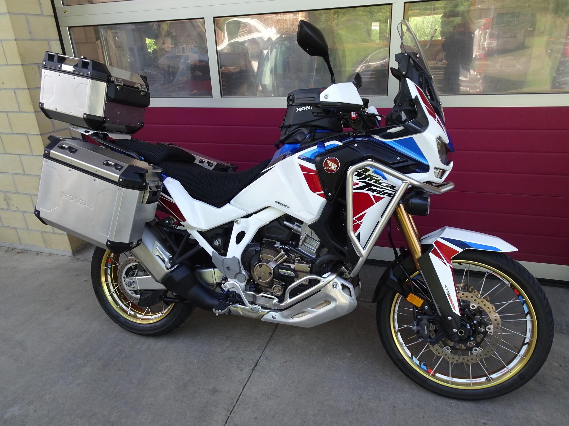 HONDA CRF 1100 DCT Africa Twin Adventure-image-2