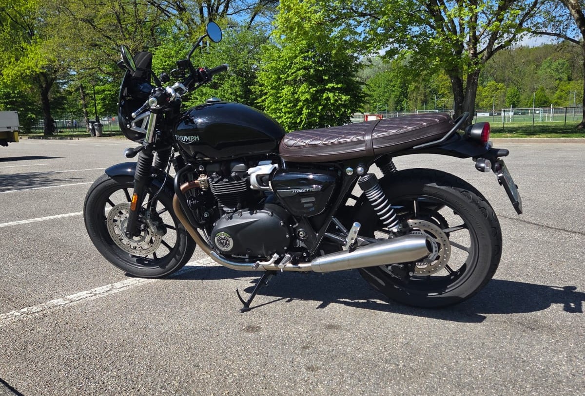 TRIUMPH Street Twin 900 Special Edition-image-1