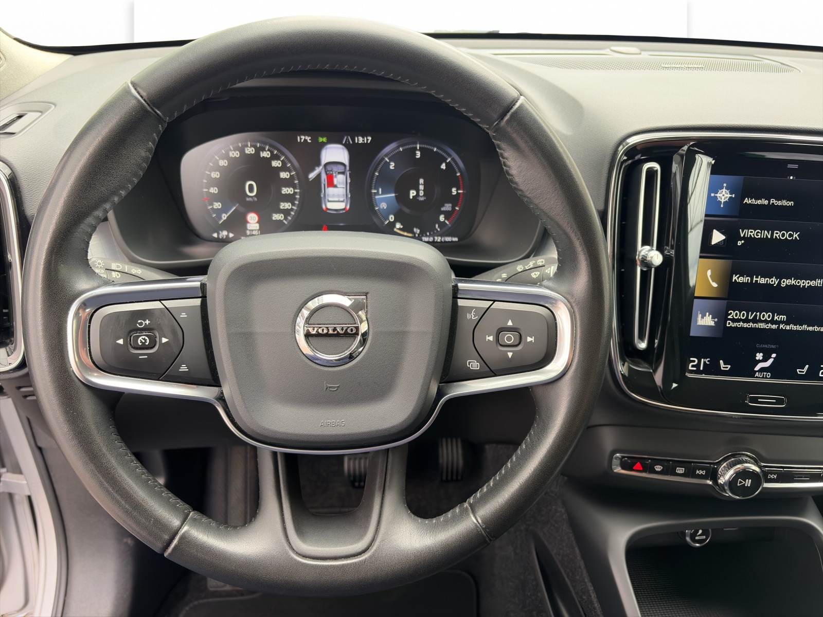VOLVO XC40 2.0 D4 Momentum AWD-image-11