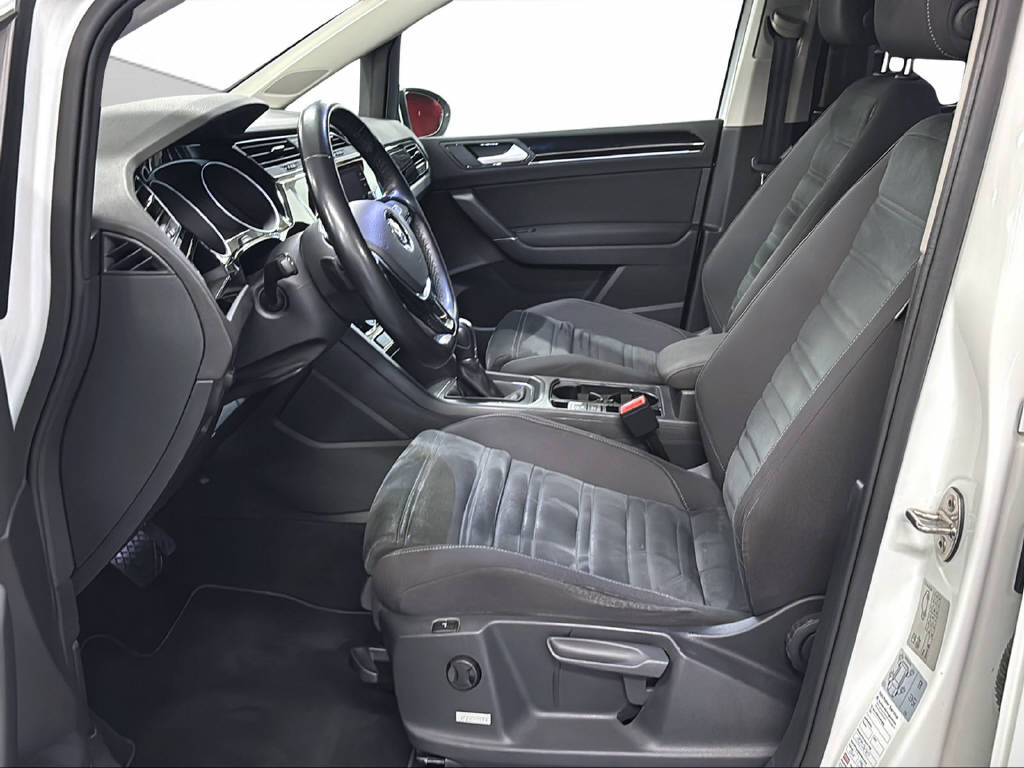 VW Touran 2.0 TDI SCR Comfortline-image-8