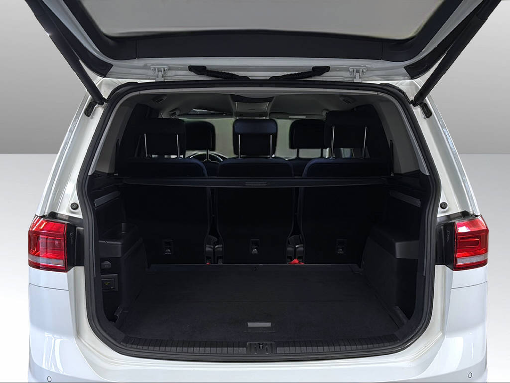 VW Touran 2.0 TDI SCR Comfortline-image-12